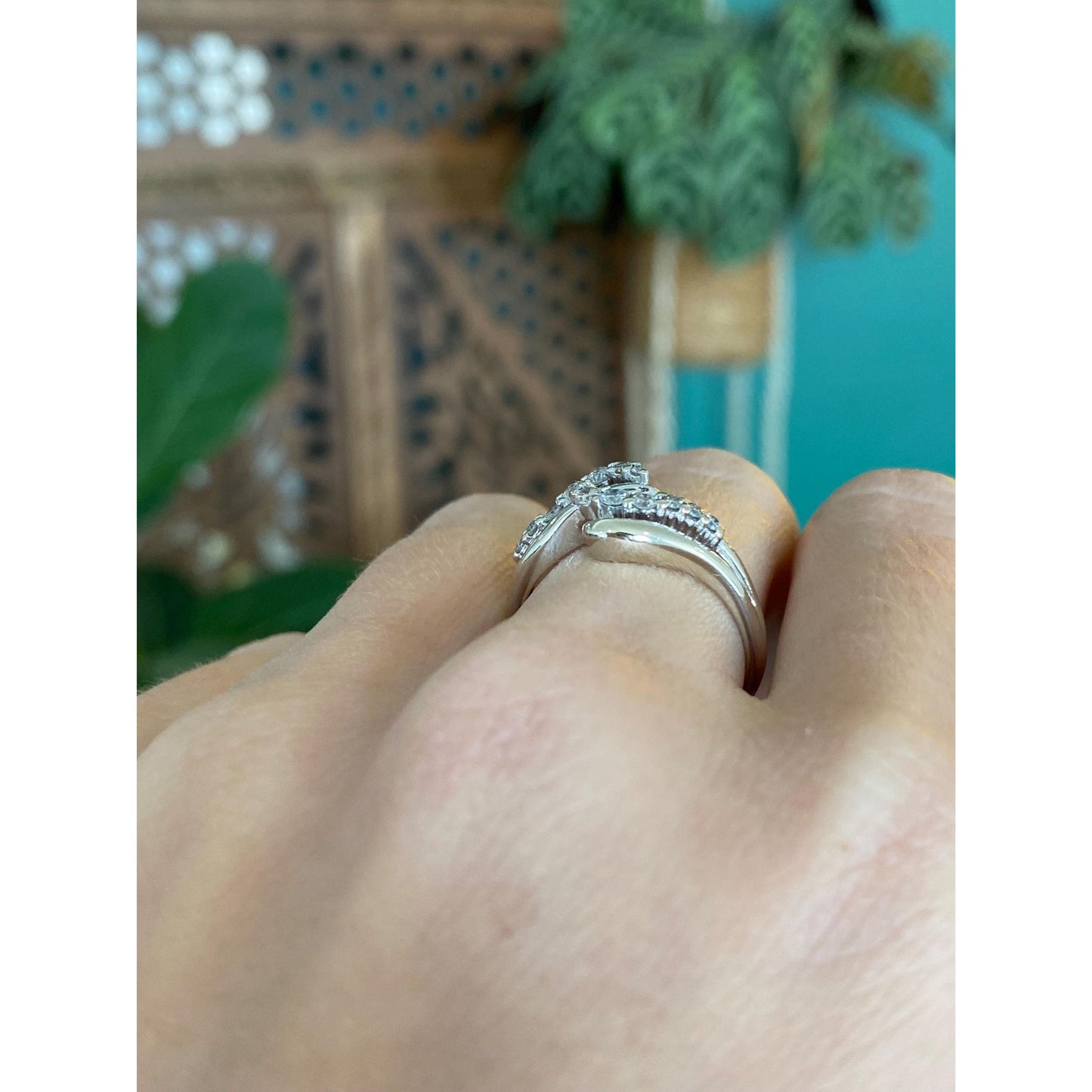 Vintage Solid 14k White Gold Diamond Twist Ring Band - Size 7.25