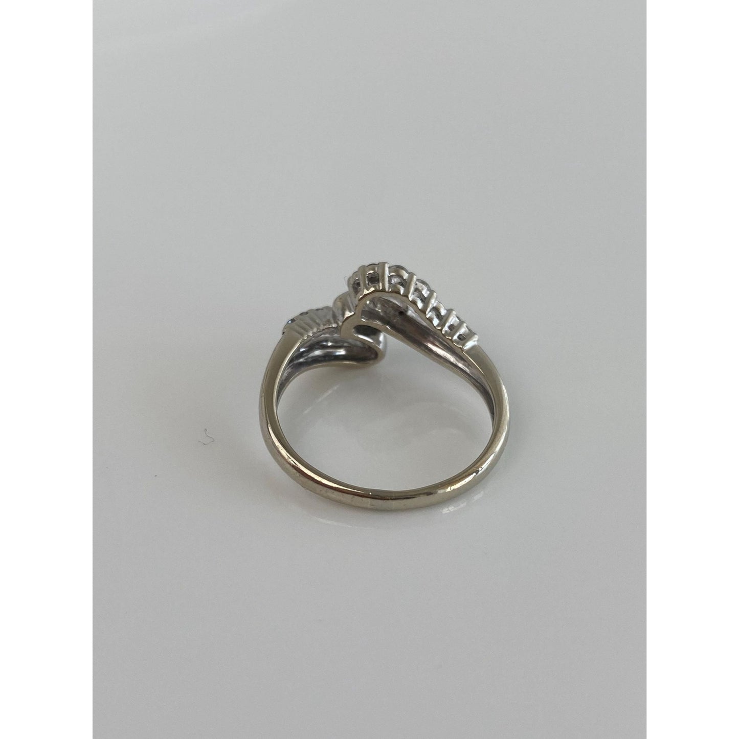 Vintage Solid 14k White Gold Diamond Twist Ring Band - Size 7.25