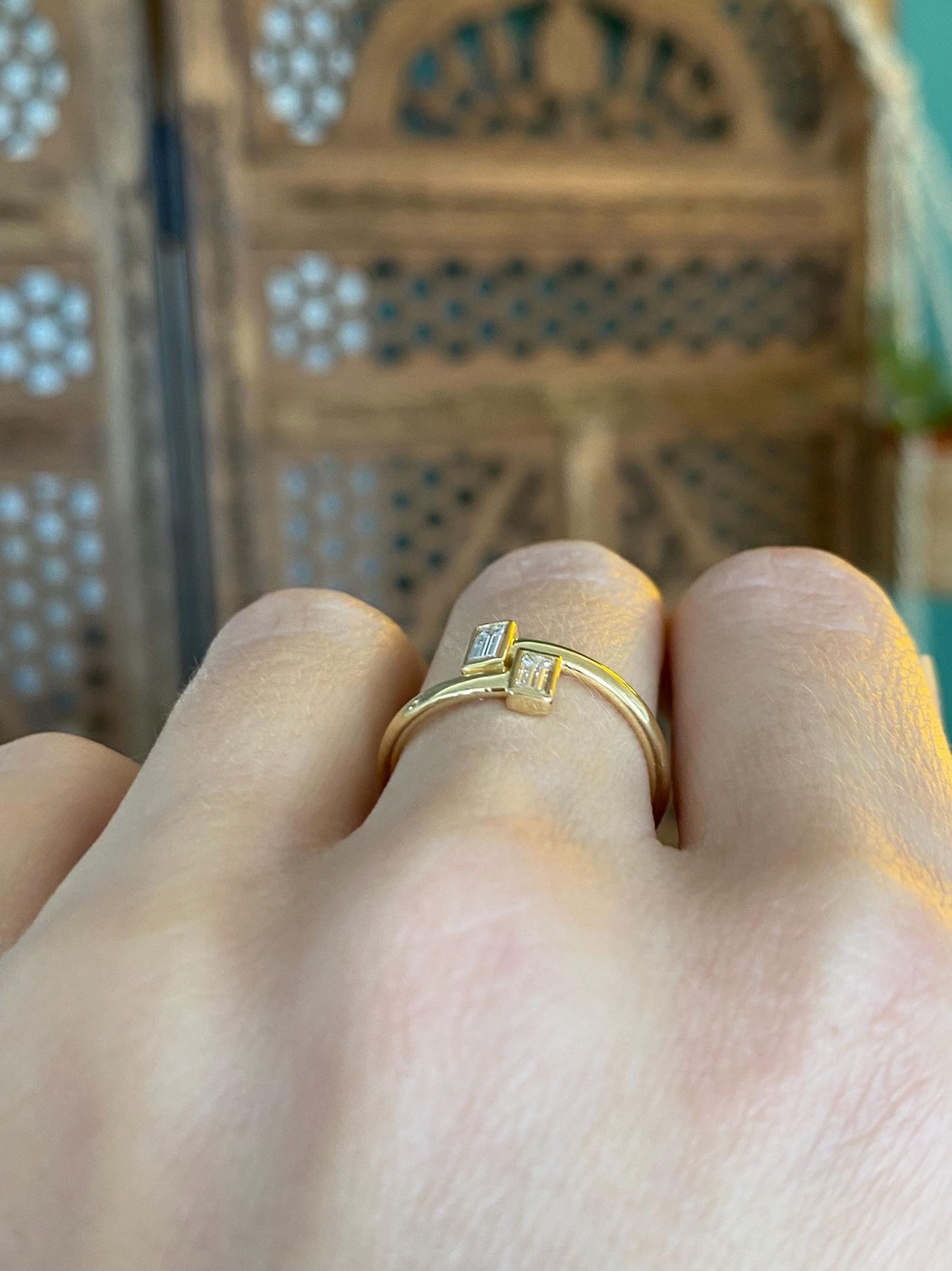 Vintage Solid 18k Yellow Gold Diamond Baguette Bypass Ring - Size 6.5