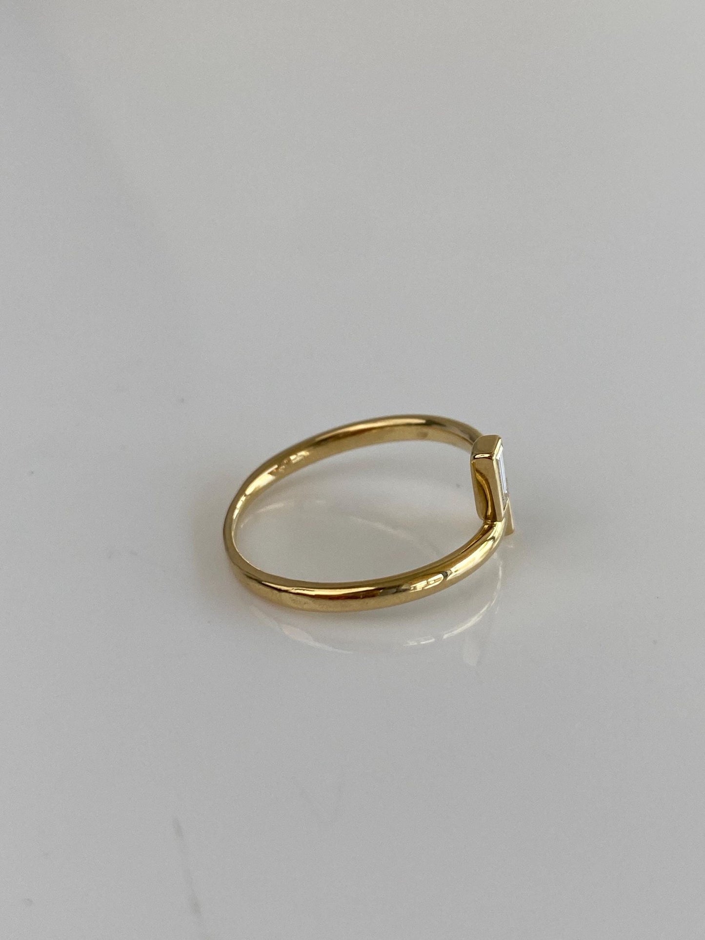 Vintage Solid 18k Yellow Gold Diamond Baguette Bypass Ring - Size 6.5