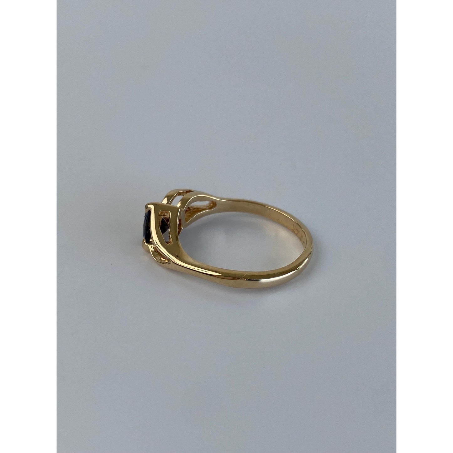 Vintage Solid 14k Yellow Gold Blue Cubic Zirconia Ring - Size 5.75