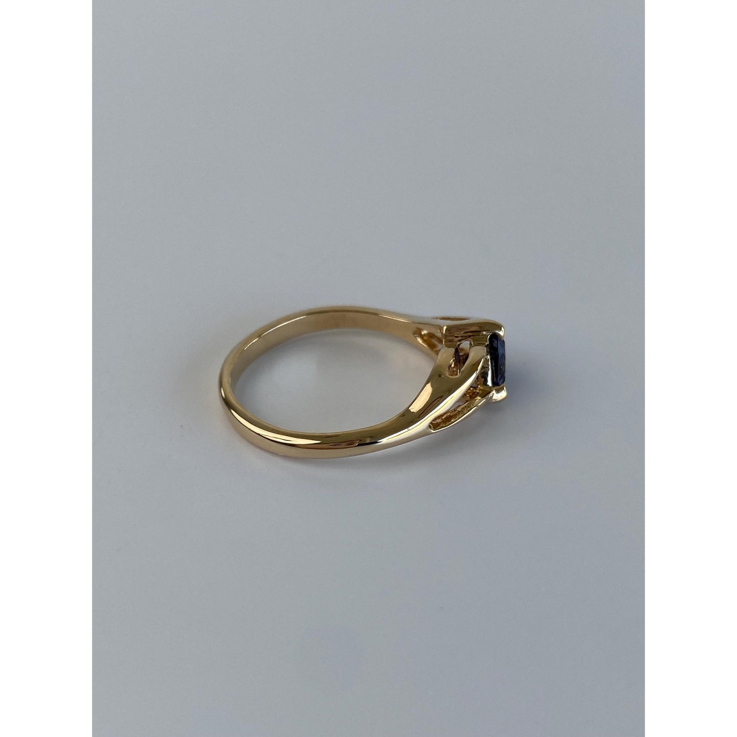 Vintage Solid 14k Yellow Gold Blue Cubic Zirconia Ring - Size 5.75