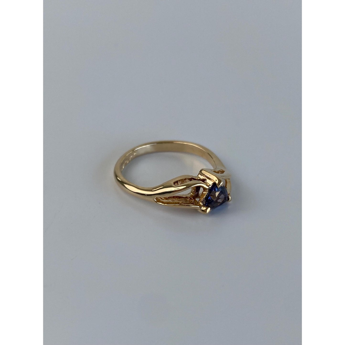 Vintage Solid 14k Yellow Gold Blue Cubic Zirconia Ring - Size 5.75