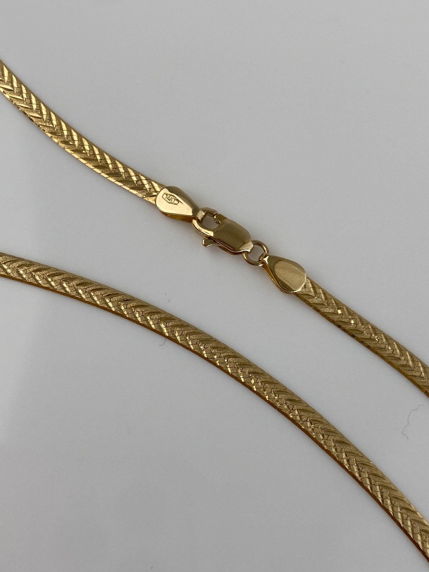 Vintage Solid 14k Yellow Gold Herringbone Chain Necklace - 19.75 inches