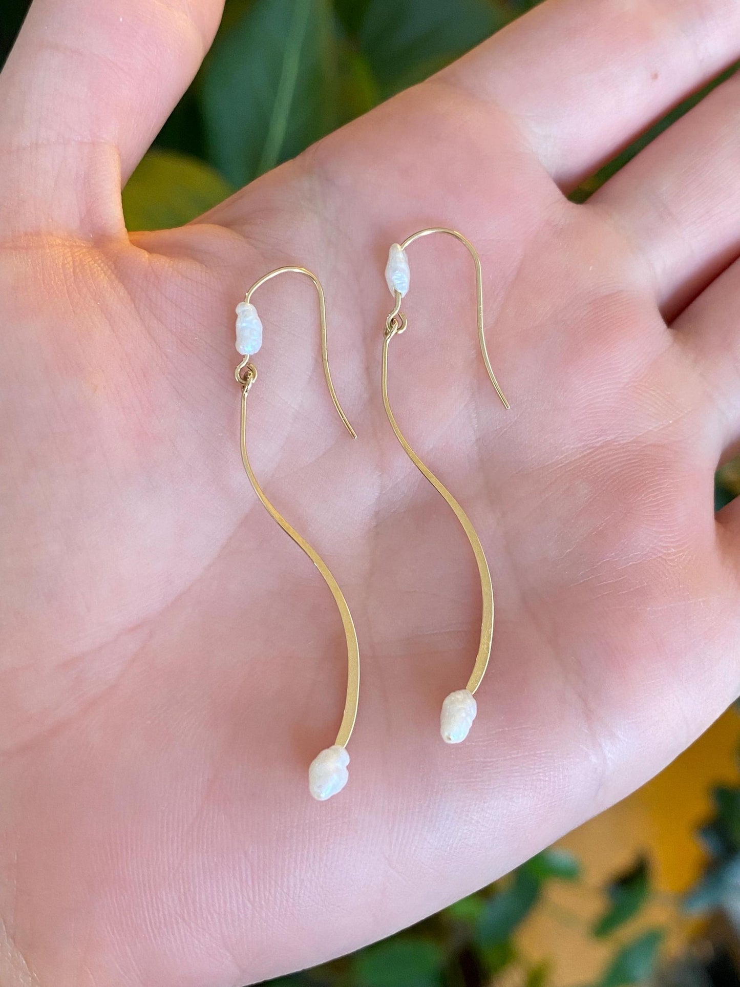Vintage Solid 14k Yellow Gold Pearl Wavy Dangle Earrings