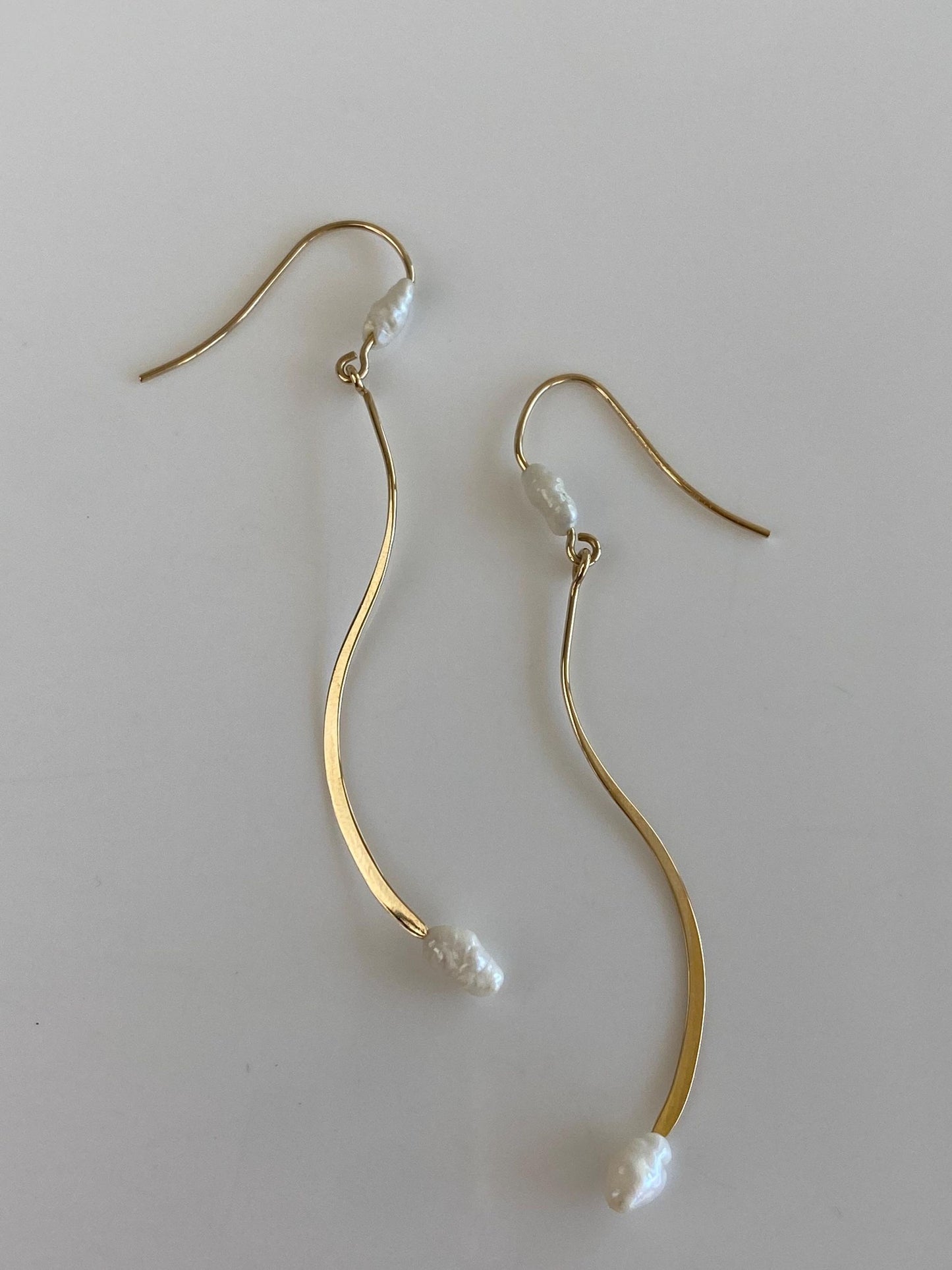 Vintage Solid 14k Yellow Gold Pearl Wavy Dangle Earrings
