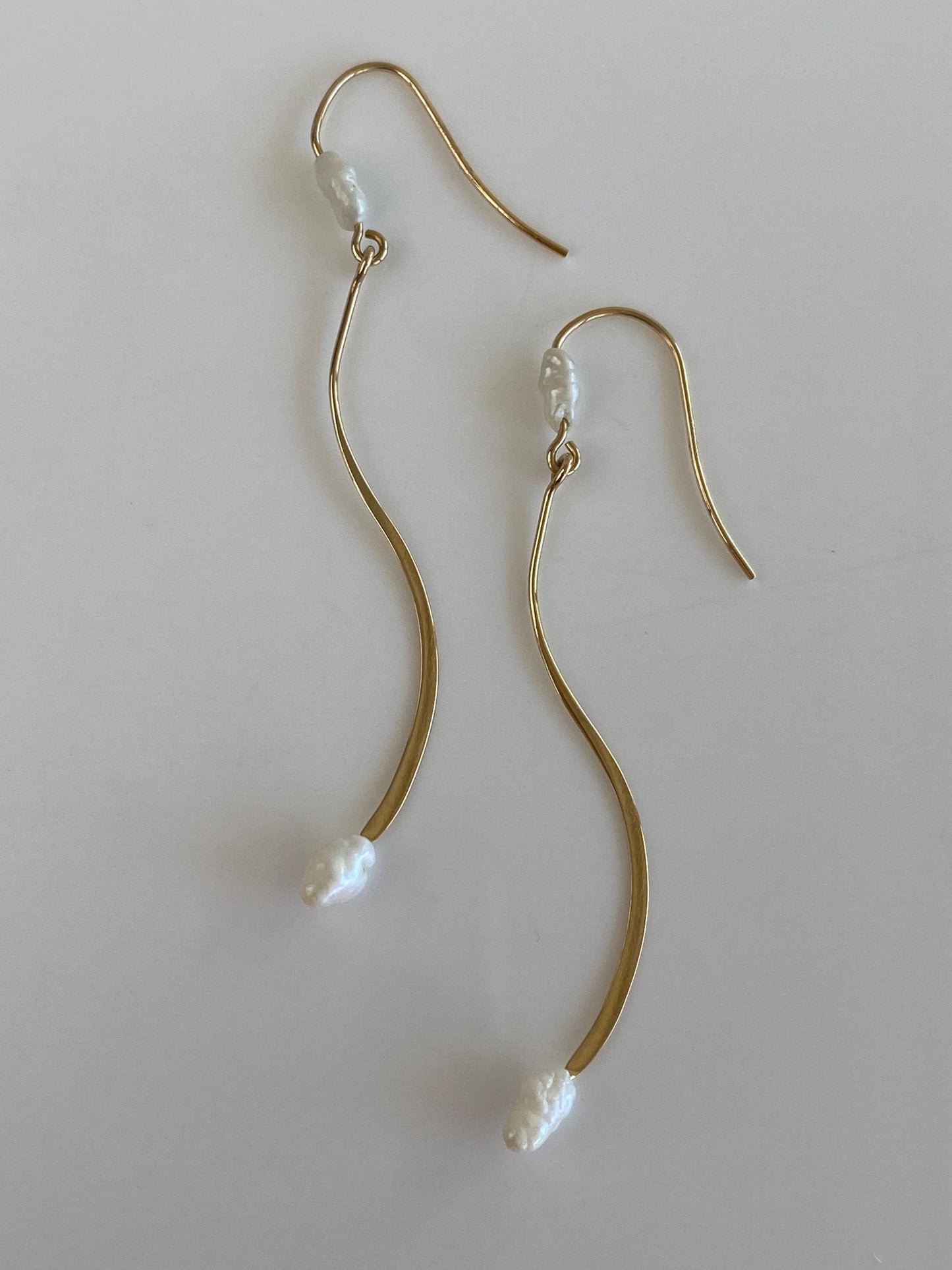 Vintage Solid 14k Yellow Gold Pearl Wavy Dangle Earrings