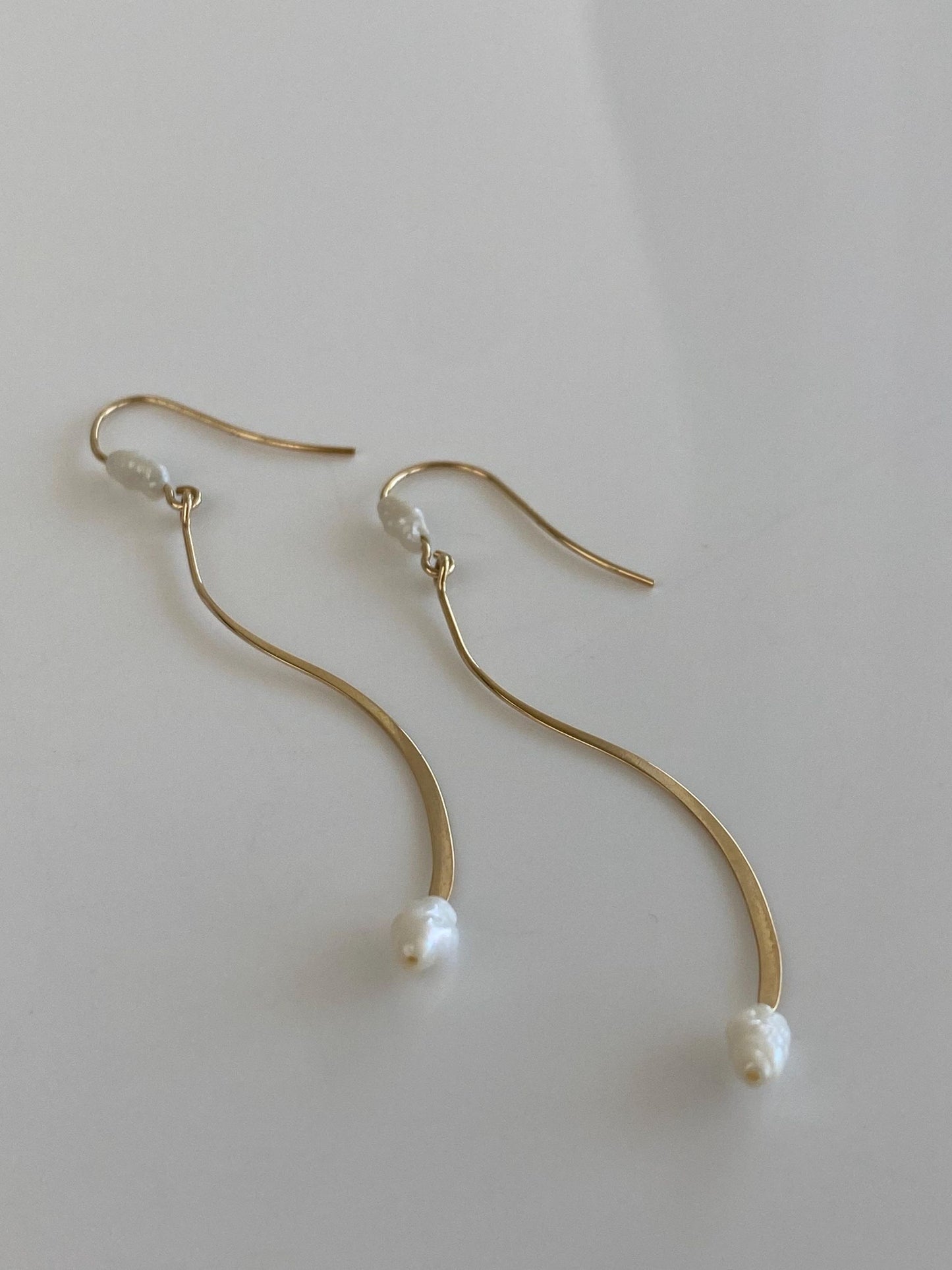 Vintage Solid 14k Yellow Gold Pearl Wavy Dangle Earrings