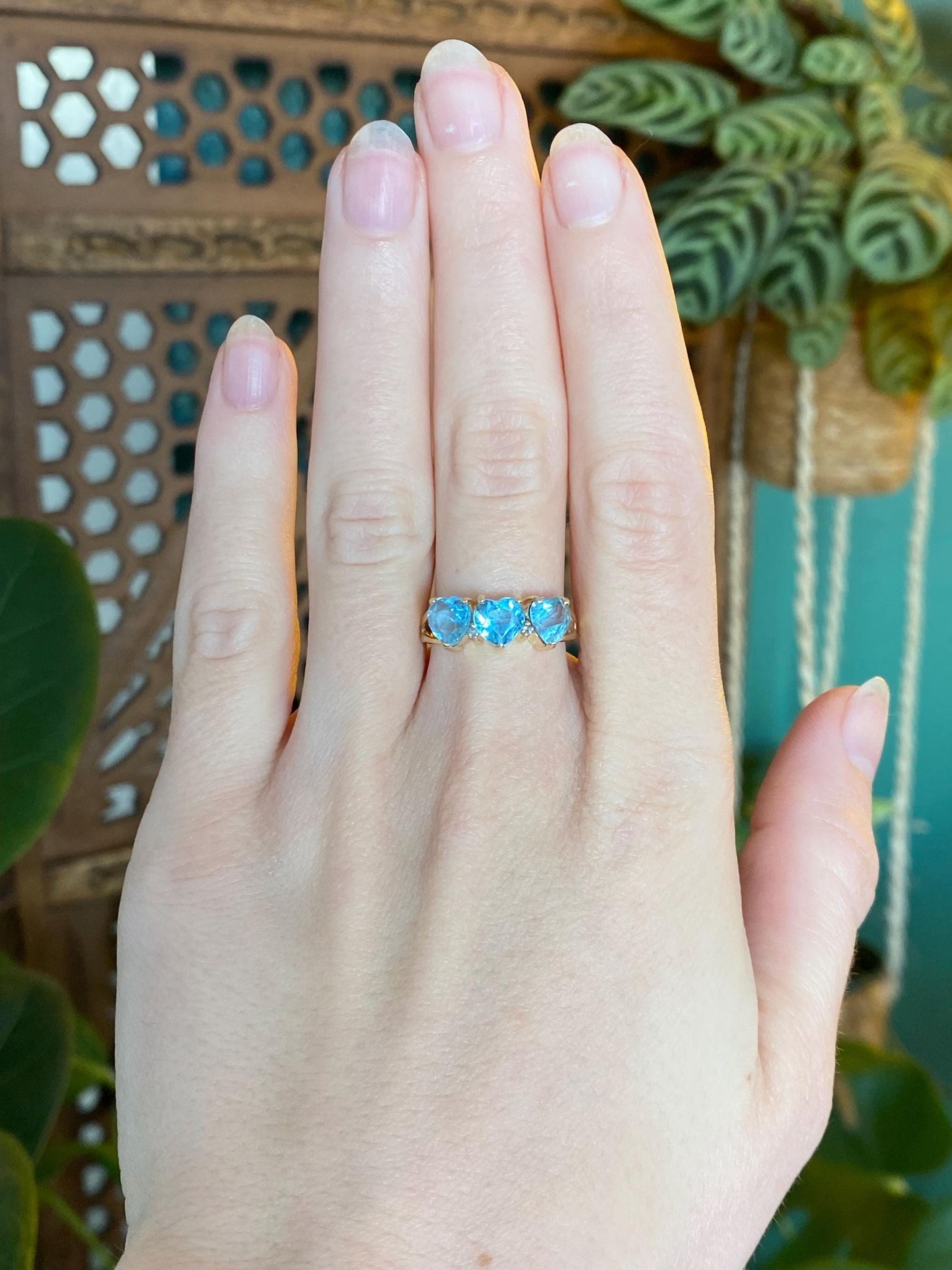 Vintage Solid 14k Yellow Gold Diamond Topaz Hearts Ring - Size 7.5