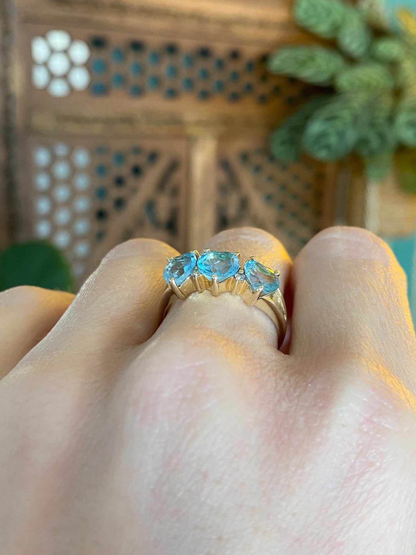 Vintage Solid 14k Yellow Gold Diamond Topaz Hearts Ring - Size 7.5