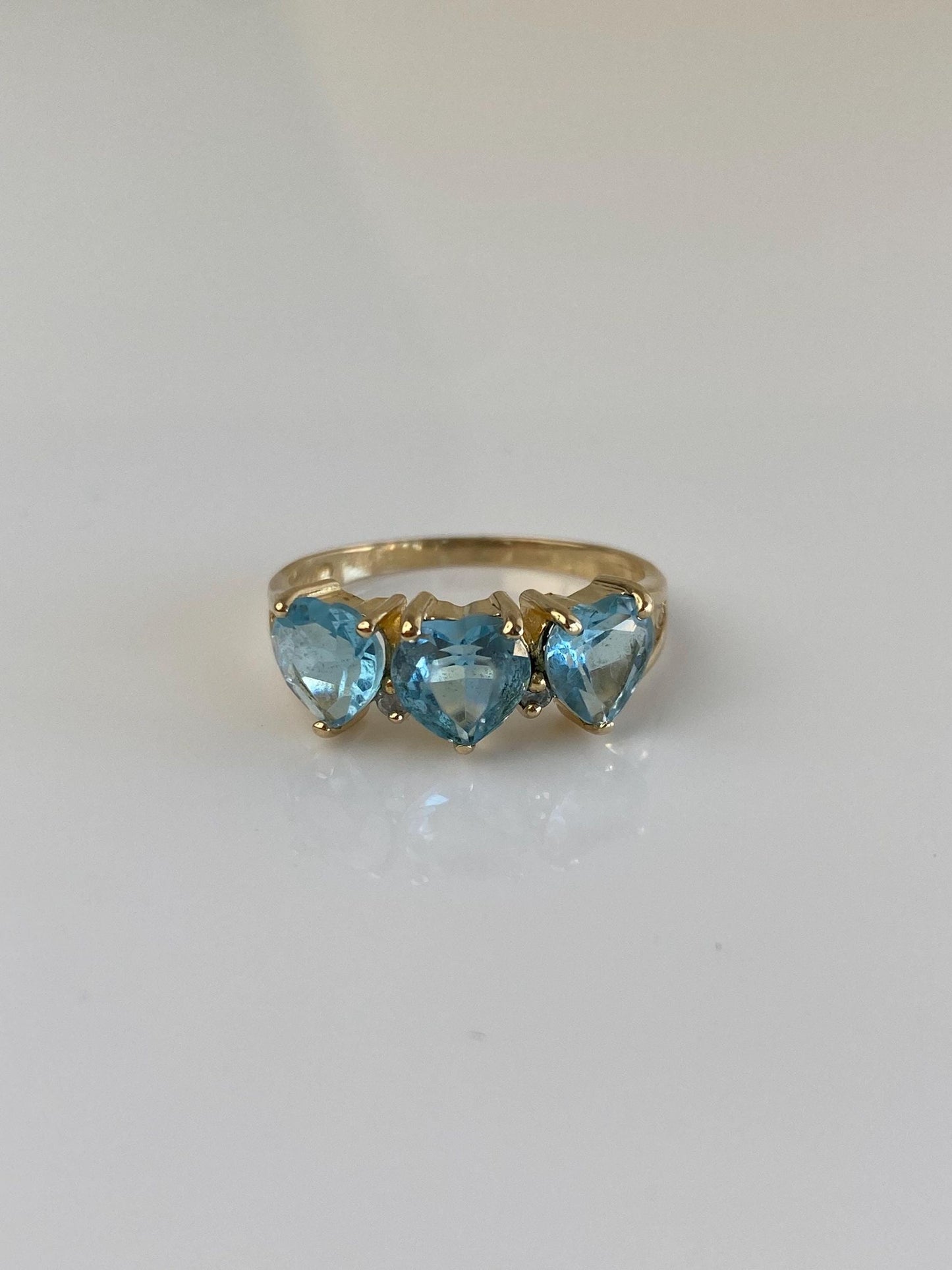 Vintage Solid 14k Yellow Gold Diamond Topaz Hearts Ring - Size 7.5