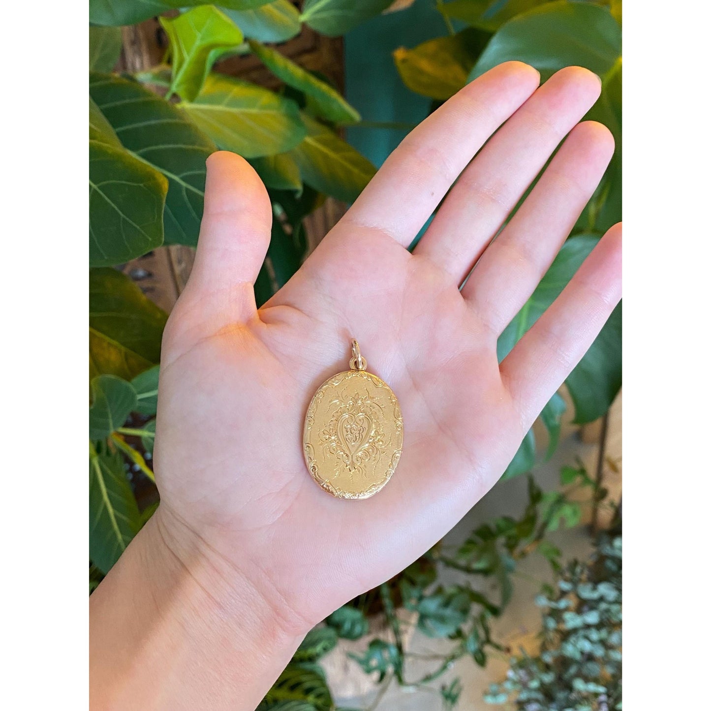 Vintage Solid 14k Yellow Gold Engraved Floral Locket Charm