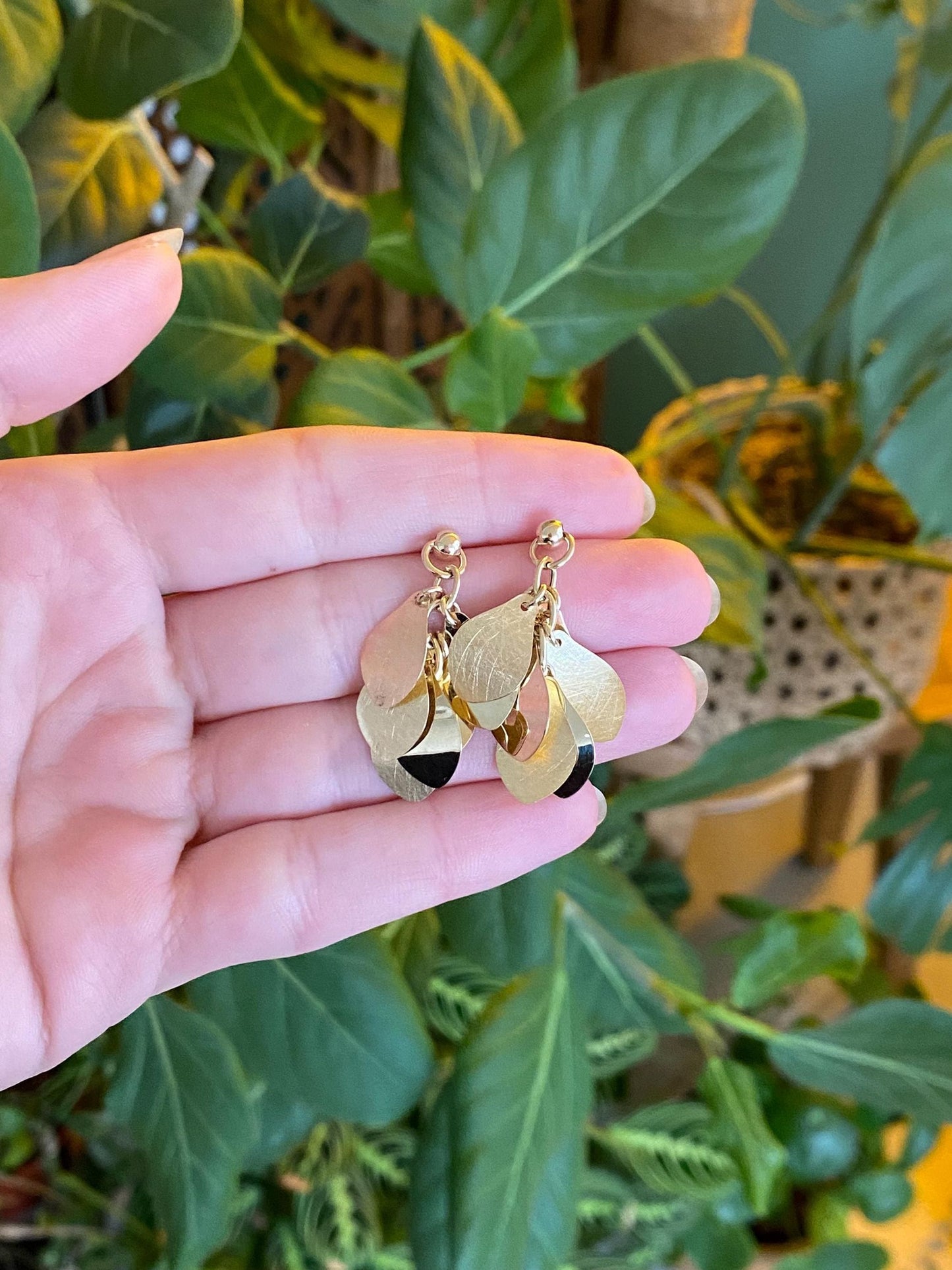 Vintage Solid 14k Yellow Gold Organic Shape Leaf Dangle Stud Earrings
