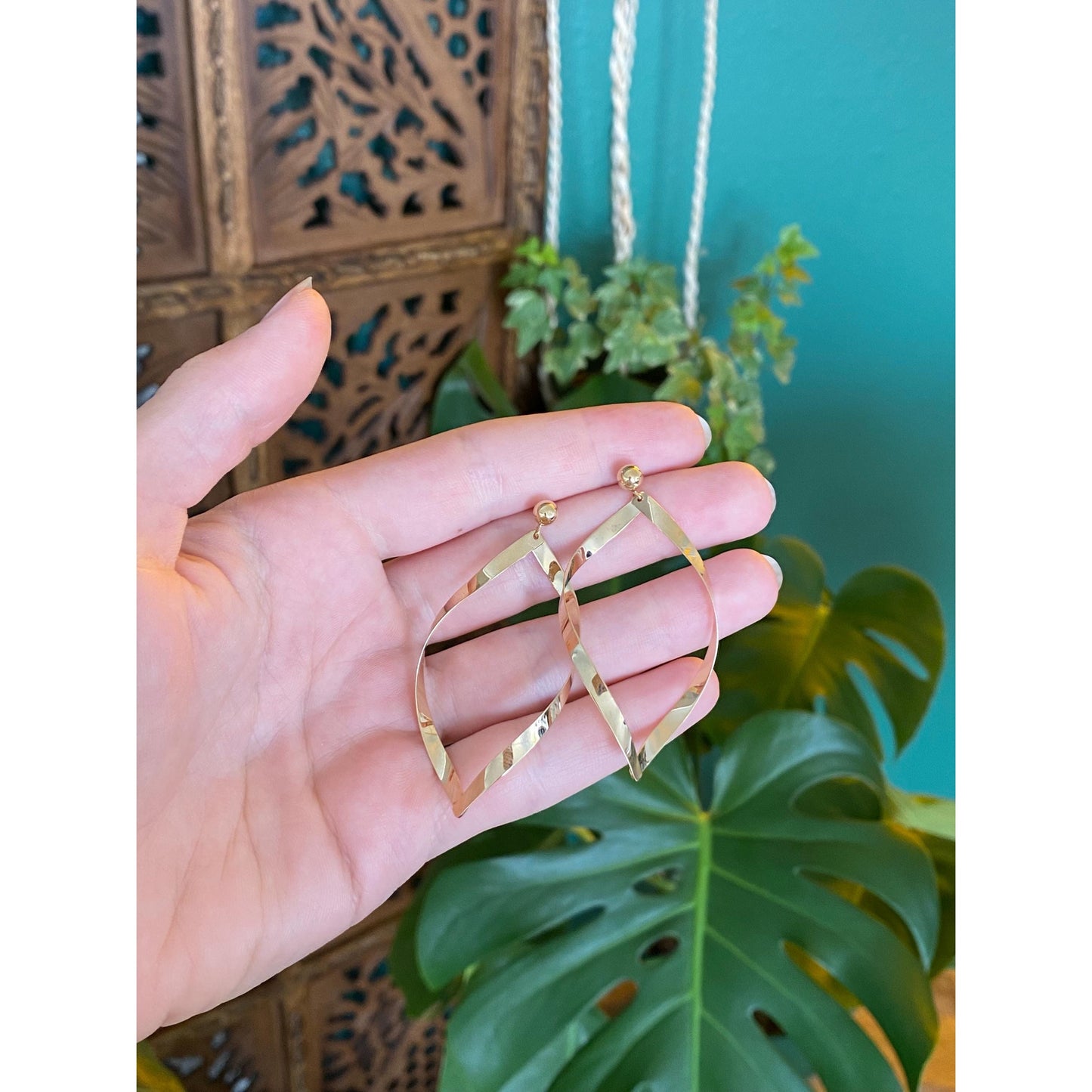 Vintage Solid 14k Yellow Gold Drop Dangle Stud Earrings