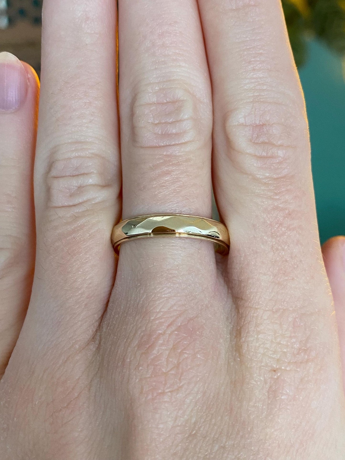 Vintage Solid 14k Yellow Gold Faceted Ring Band - Size 9.75