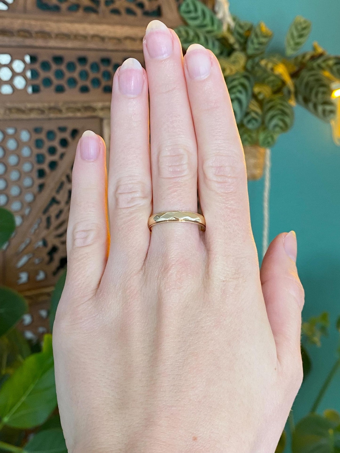 Vintage Solid 14k Yellow Gold Faceted Ring Band - Size 9.75