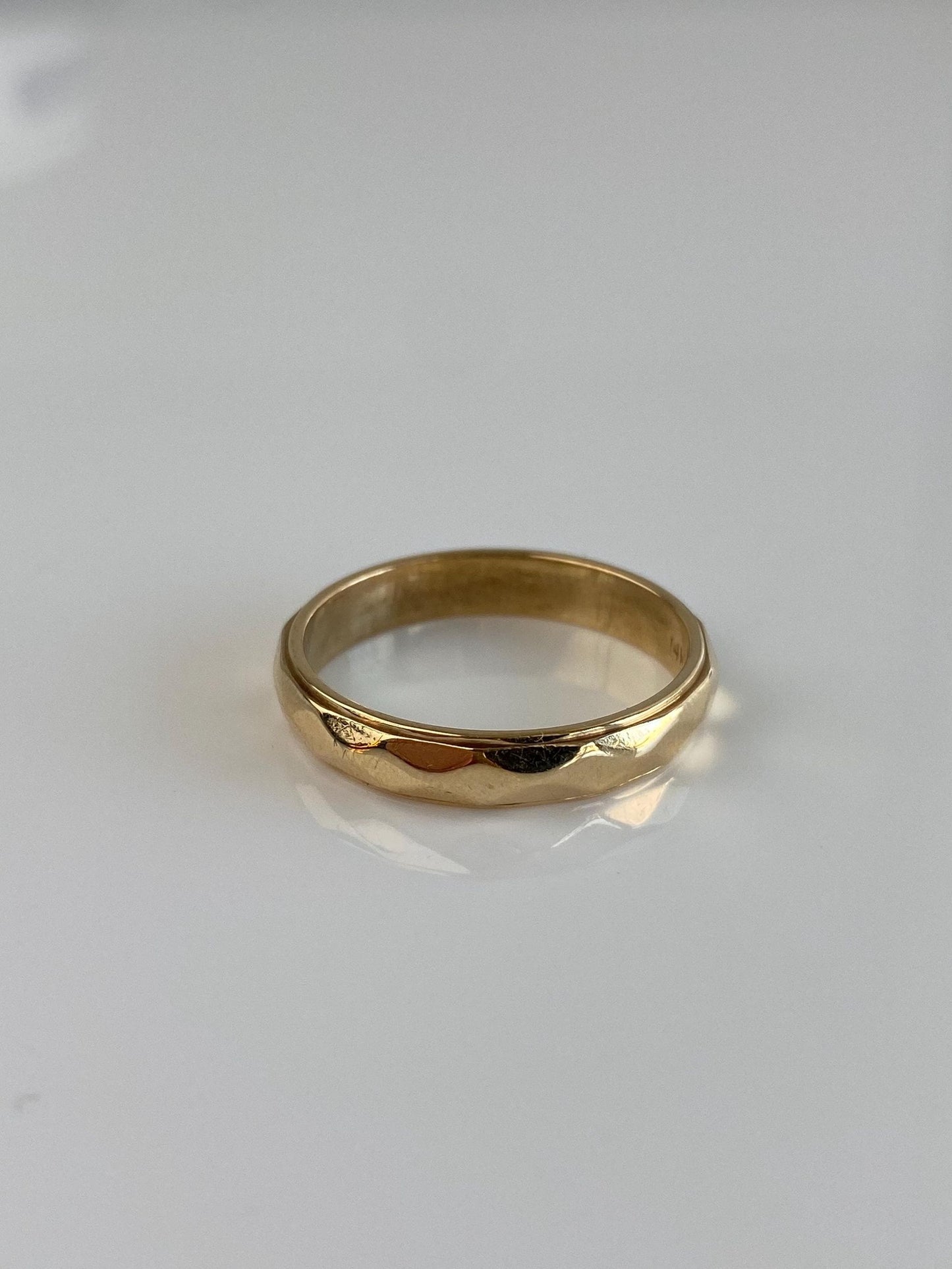 Vintage Solid 14k Yellow Gold Faceted Ring Band - Size 9.75