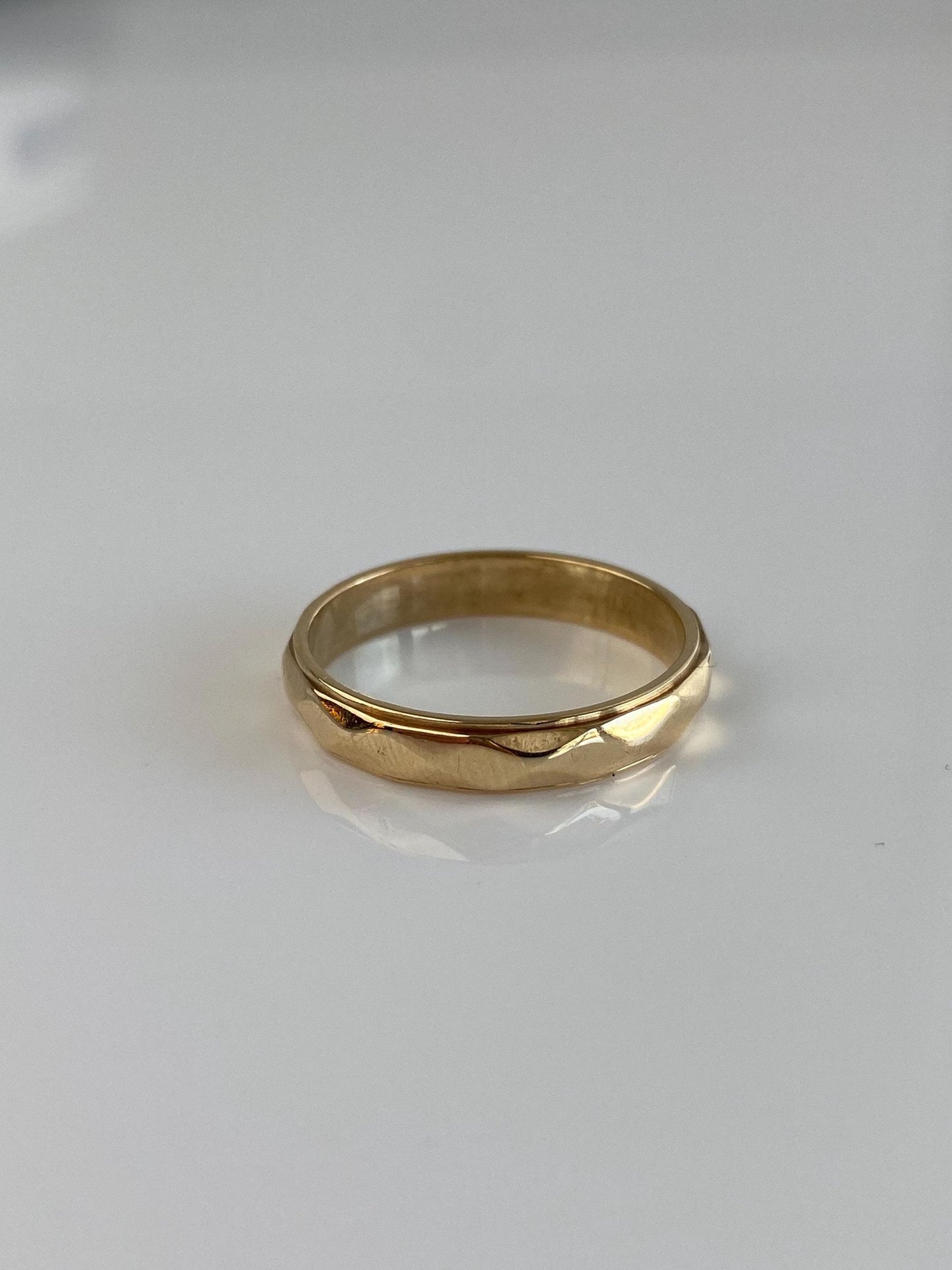 Vintage Solid 14k Yellow Gold Faceted Ring Band - Size 9.75