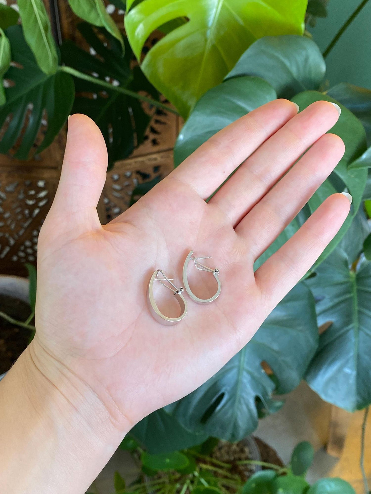 Vintage 14k White Gold Drop Earrings