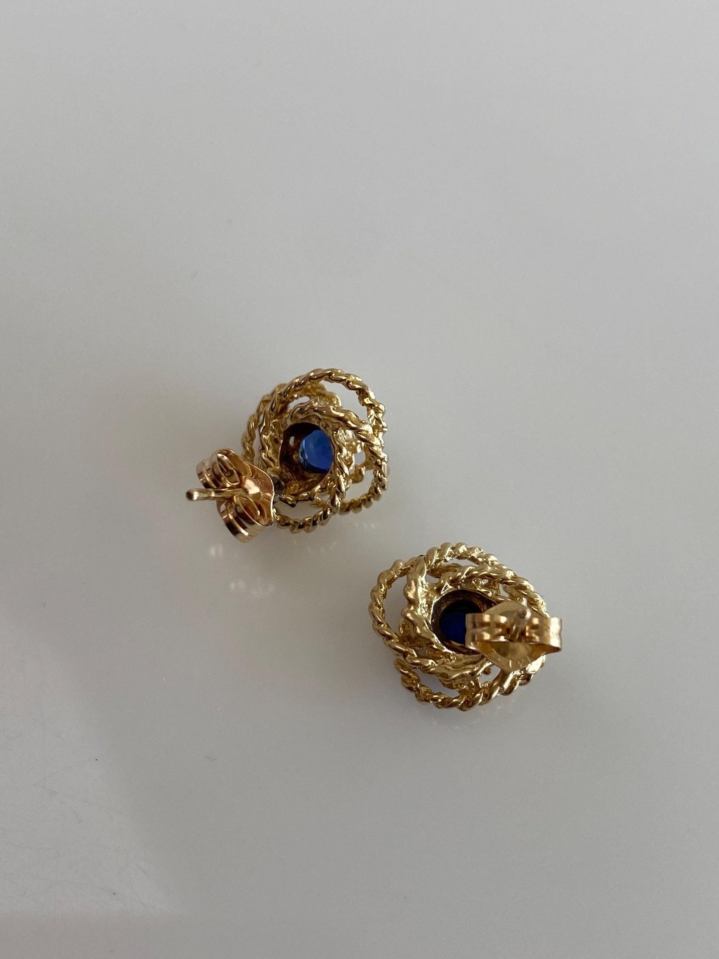 Vintage 14k Yellow Gold Blue Sapphire Textured Knot Stud Earrings