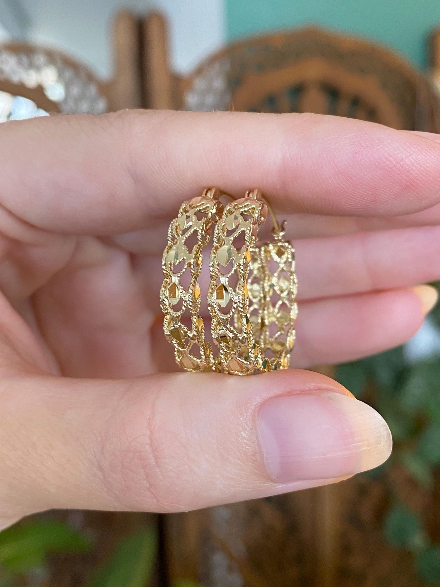 Vintage 14k Yellow Gold Diamond Cut Open Work Hoop Earrings