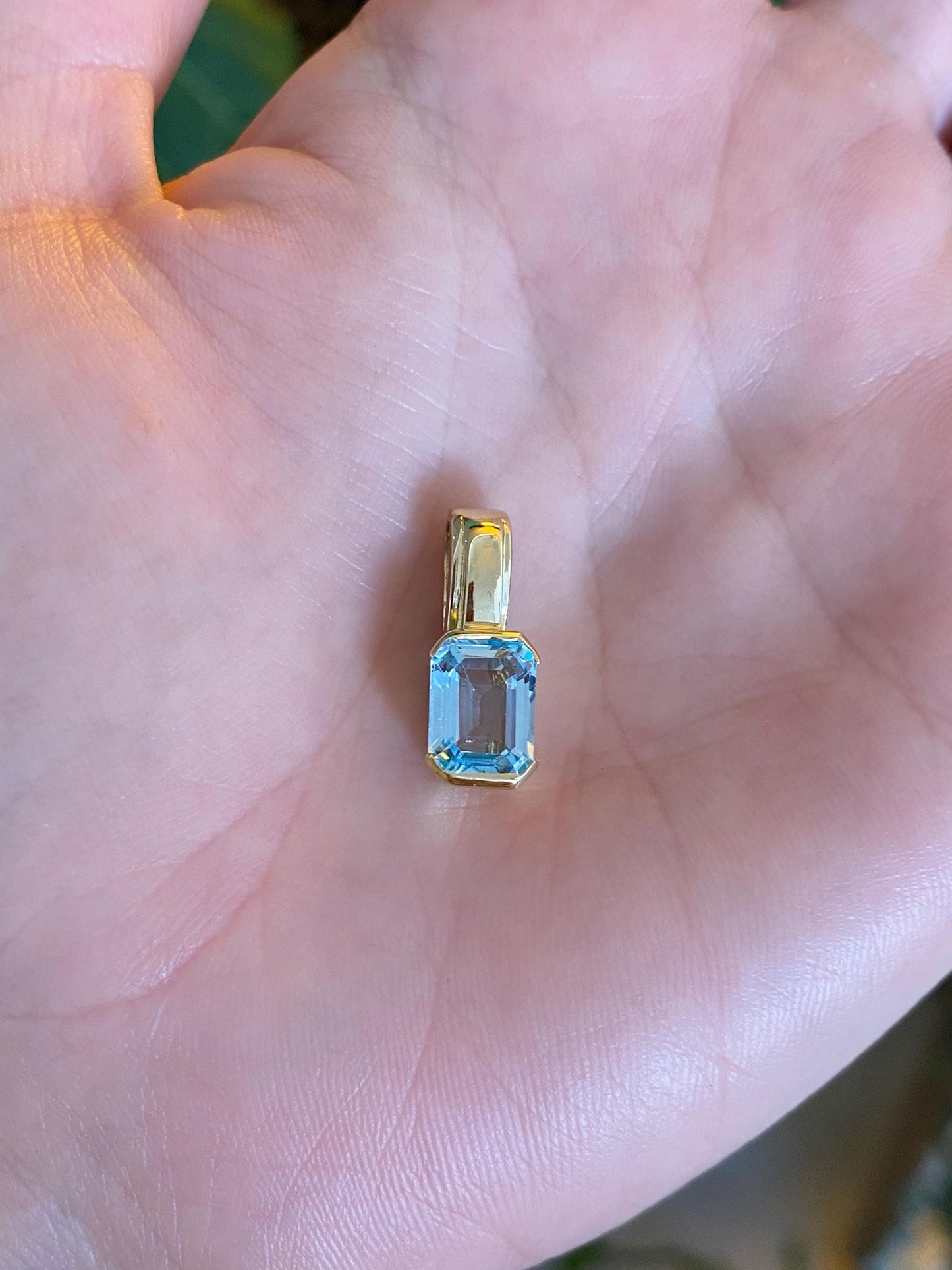 Vintage Solid 14k Yellow Gold Topaz Charm