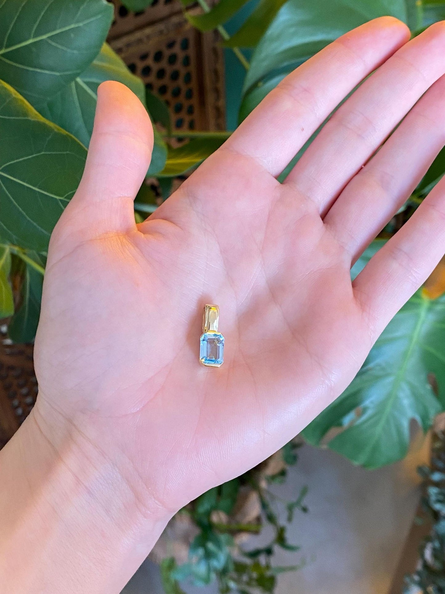 Vintage Solid 14k Yellow Gold Topaz Charm