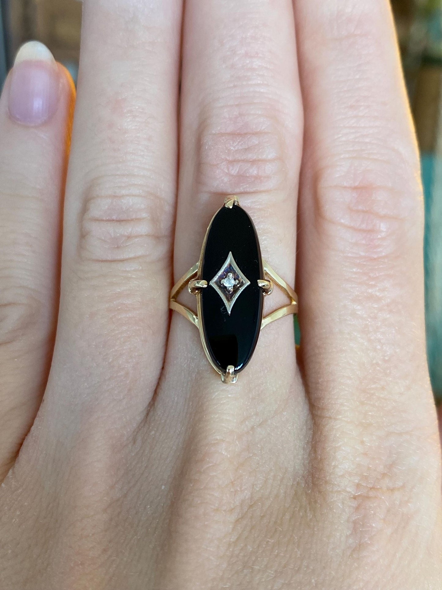 Vintage Solid 14k Yellow Gold Diamond Onyx Ring - Size 5.75