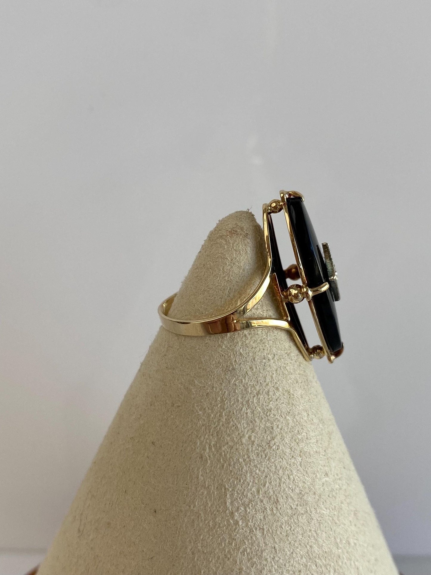 Vintage Solid 14k Yellow Gold Diamond Onyx Ring - Size 5.75