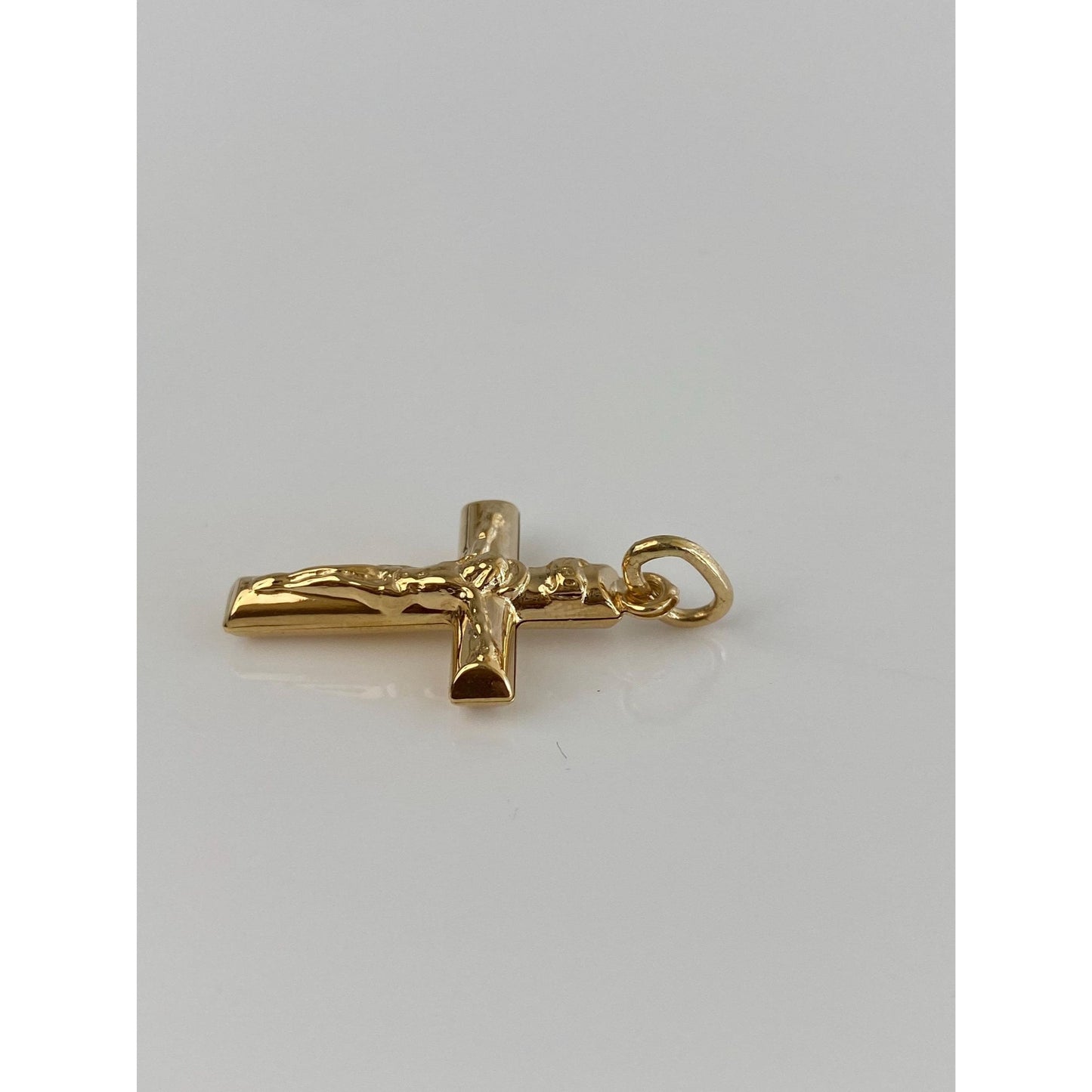 Vintage 18k Yellow Gold Crucifix Cross Charm