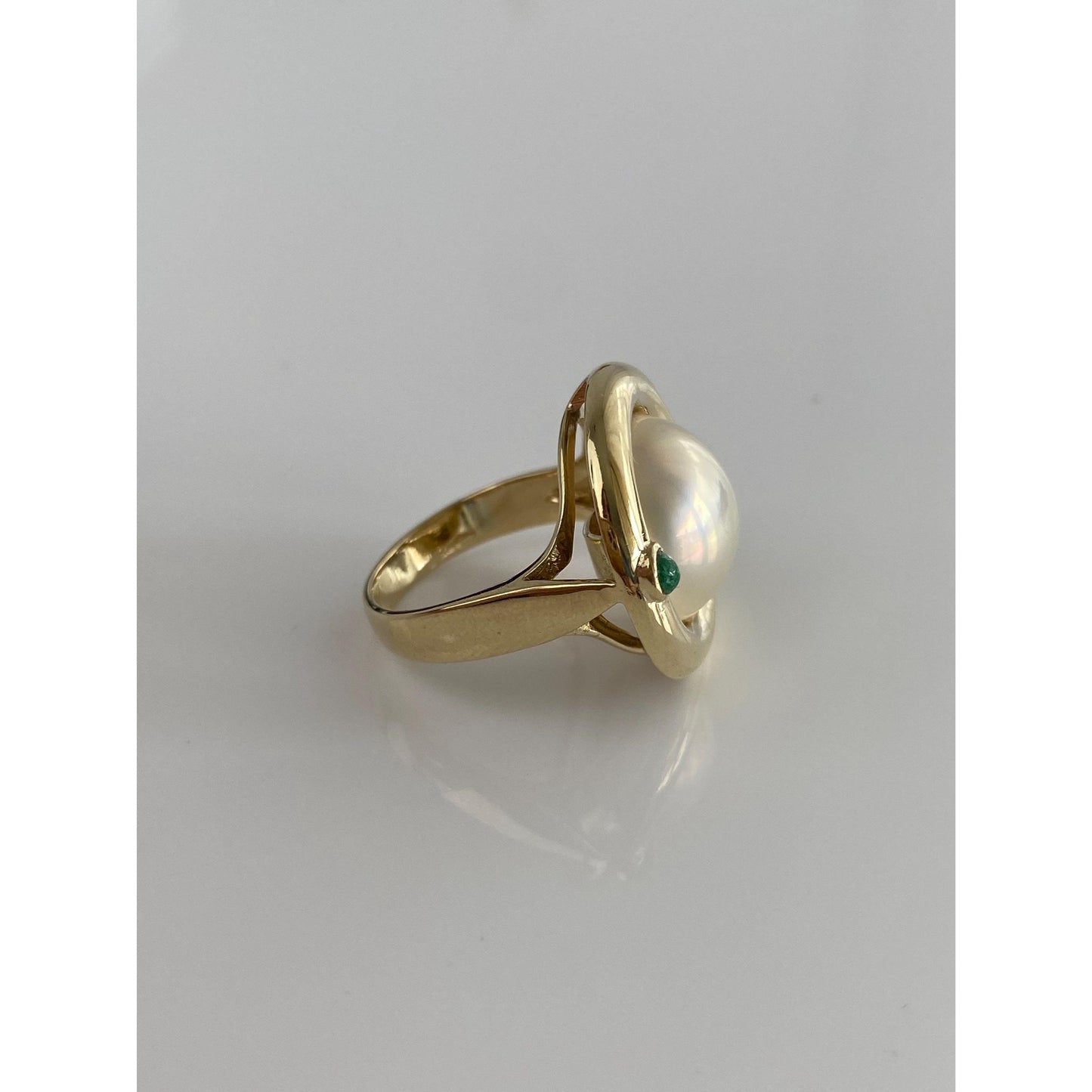 Vintage Solid 14k Yellow Gold Emerald Large Pearl Ring - Size 4.5