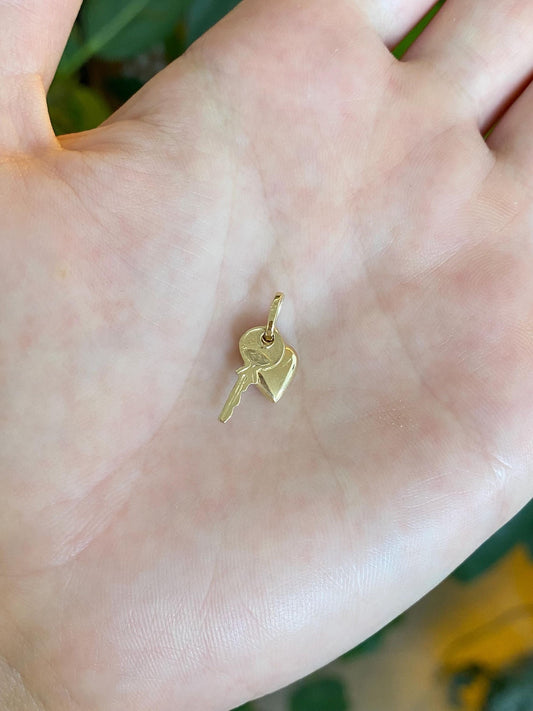 Vintage 14k Yellow Gold Key Heart Charm
