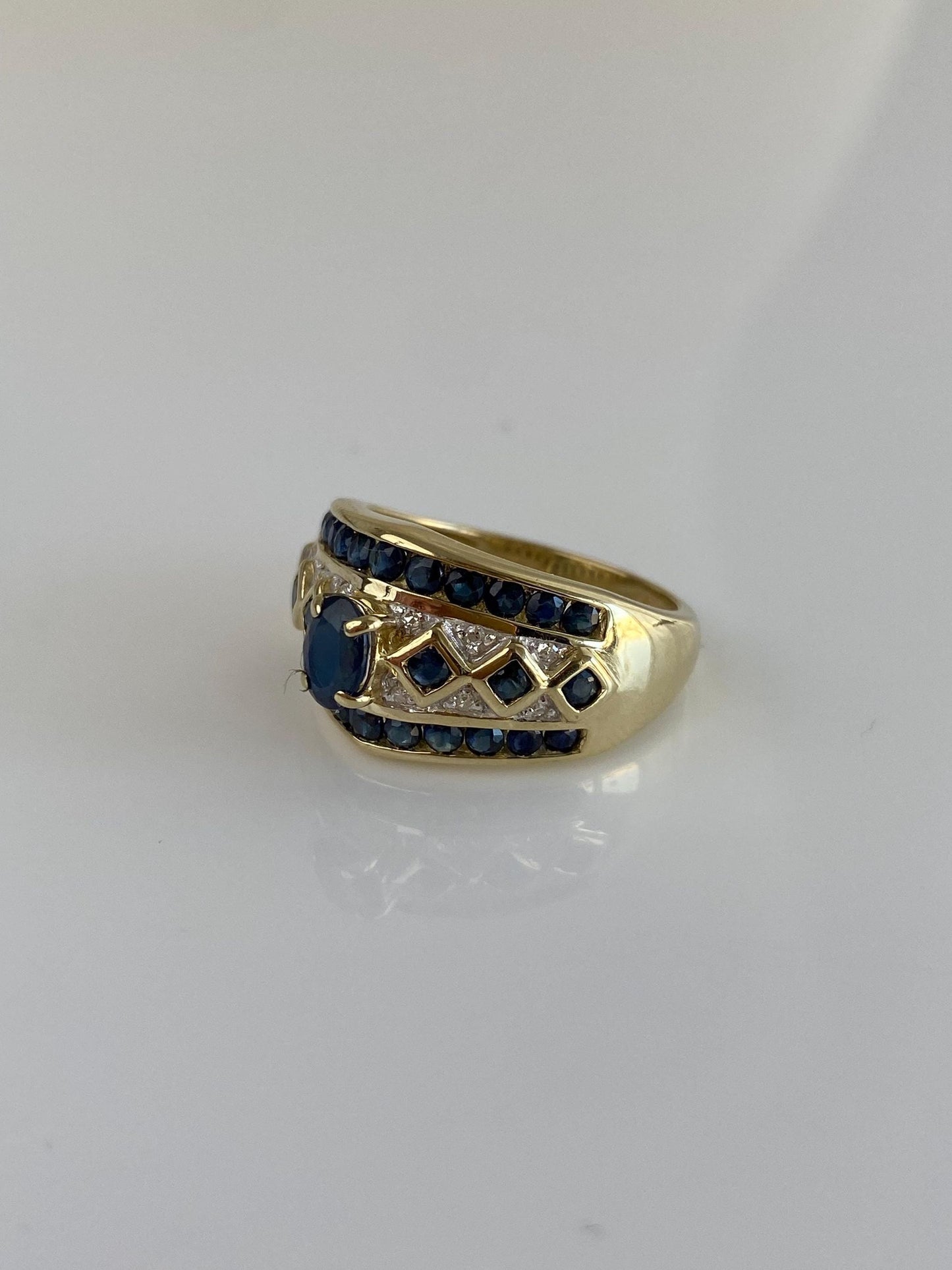 Vintage Solid 14k Yellow Gold Diamond Blue Sapphire Ring Band - Size 7.75
