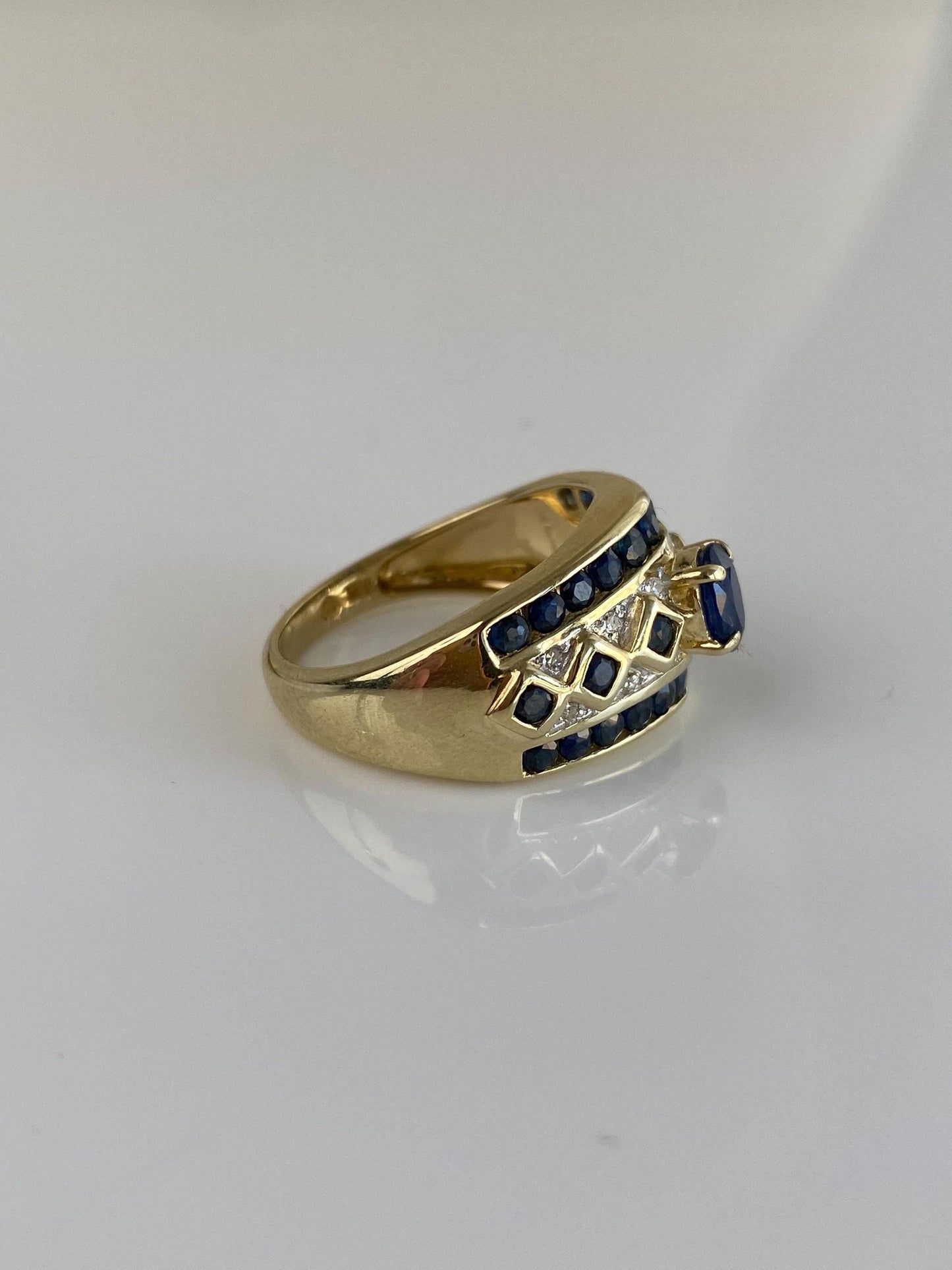 Vintage Solid 14k Yellow Gold Diamond Blue Sapphire Ring Band - Size 7.75