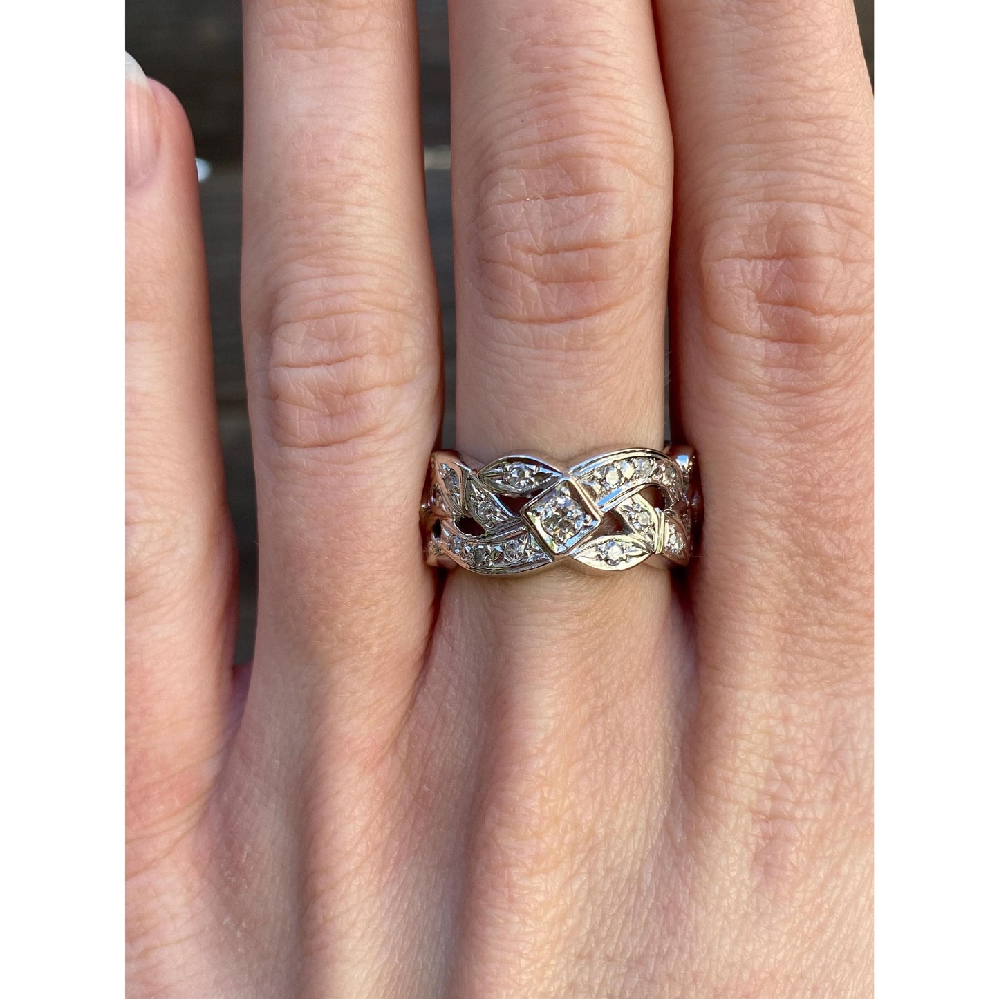 Vintage Solid 14k White Gold Diamond Open Pattern Ring Band - Size 7.25