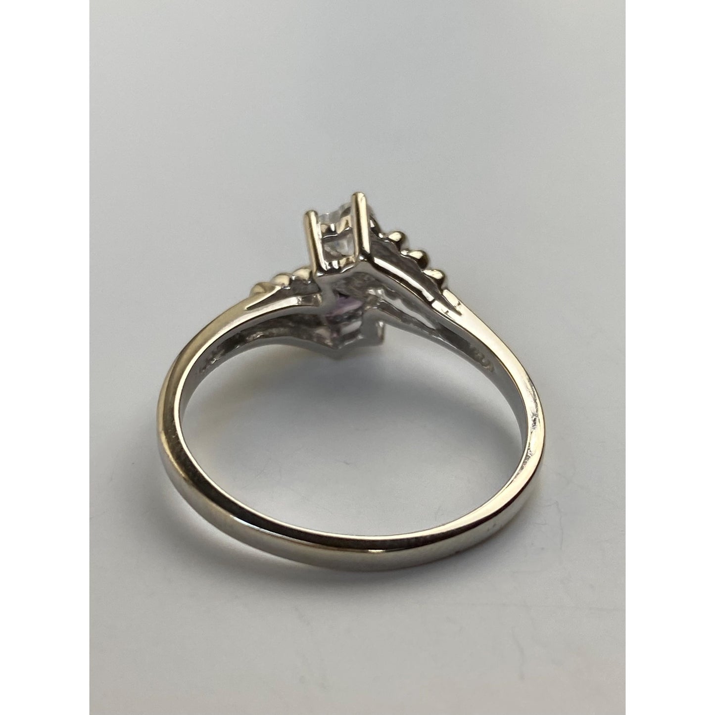 Vintage Solid 10k White Gold Amethyst Clear Cubic Zirconia Twist Ring - Size 7.75