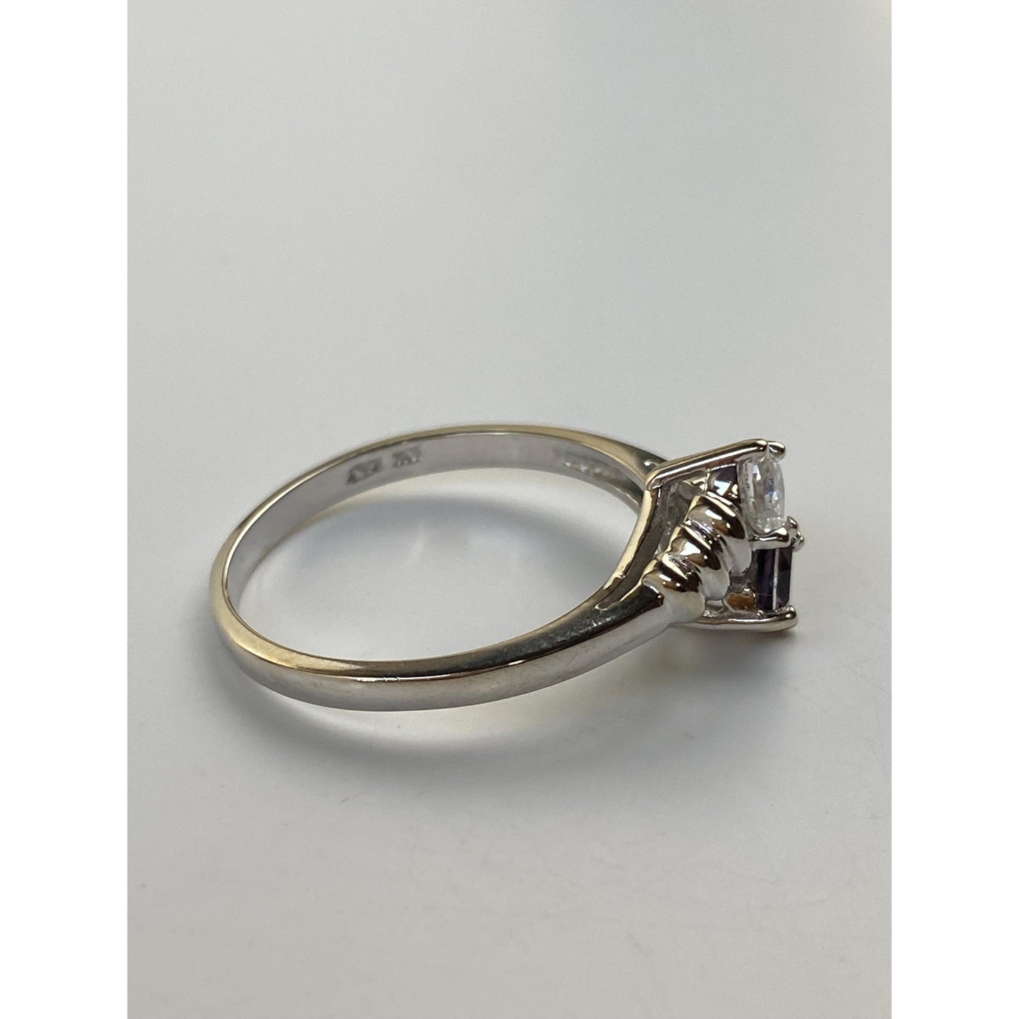 Vintage Solid 10k White Gold Amethyst Clear Cubic Zirconia Twist Ring - Size 7.75