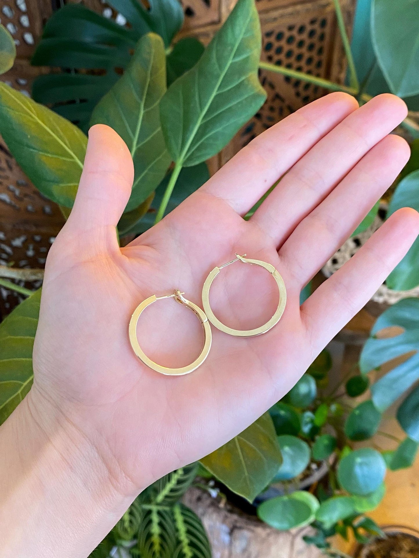 Vintage Solid 14k Yellow Gold Square Edge Hoop Earrings