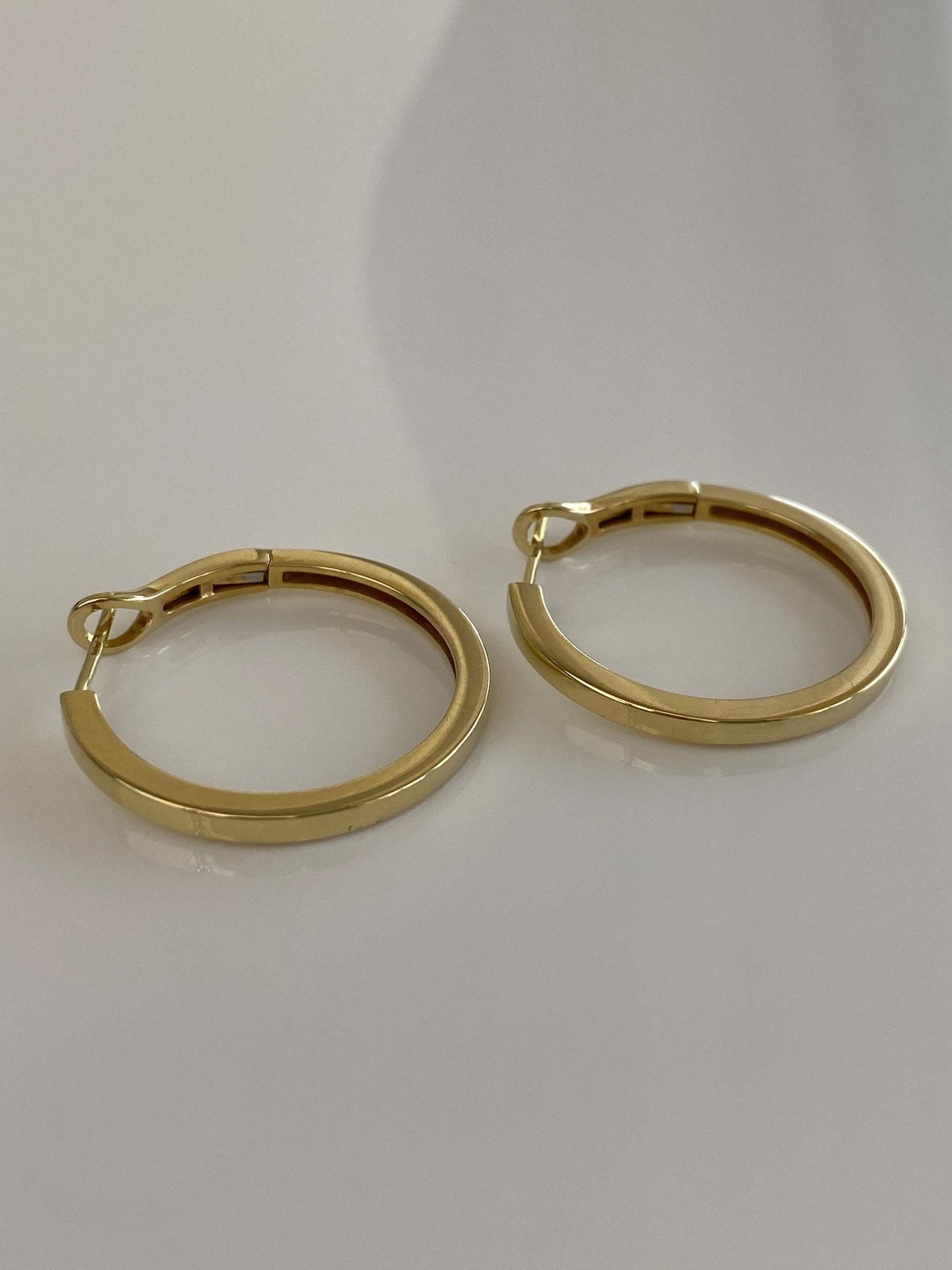 Vintage Solid 14k Yellow Gold Square Edge Hoop Earrings