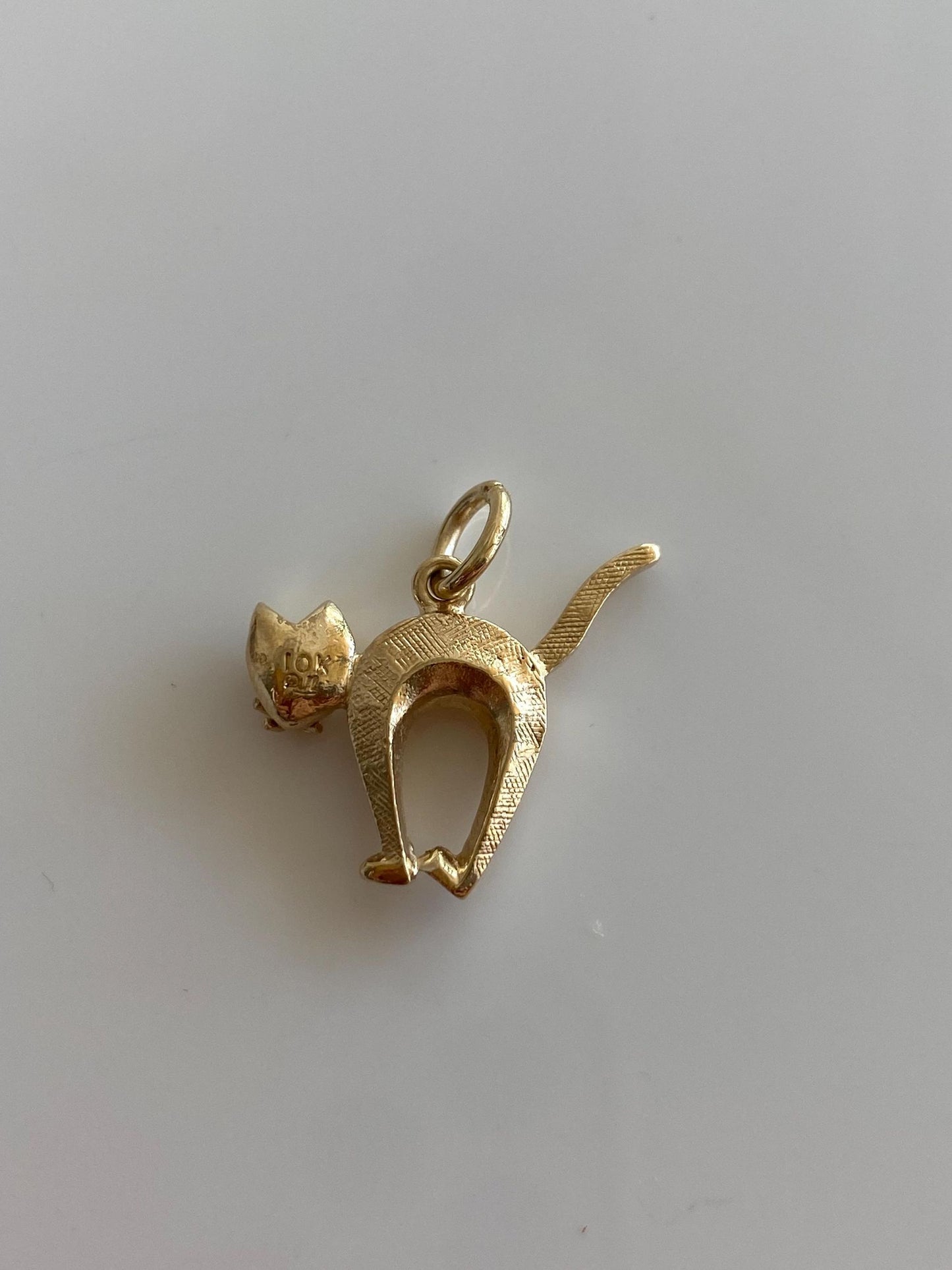 Vintage Solid 10k Yellow Gold Perched Cat Charm