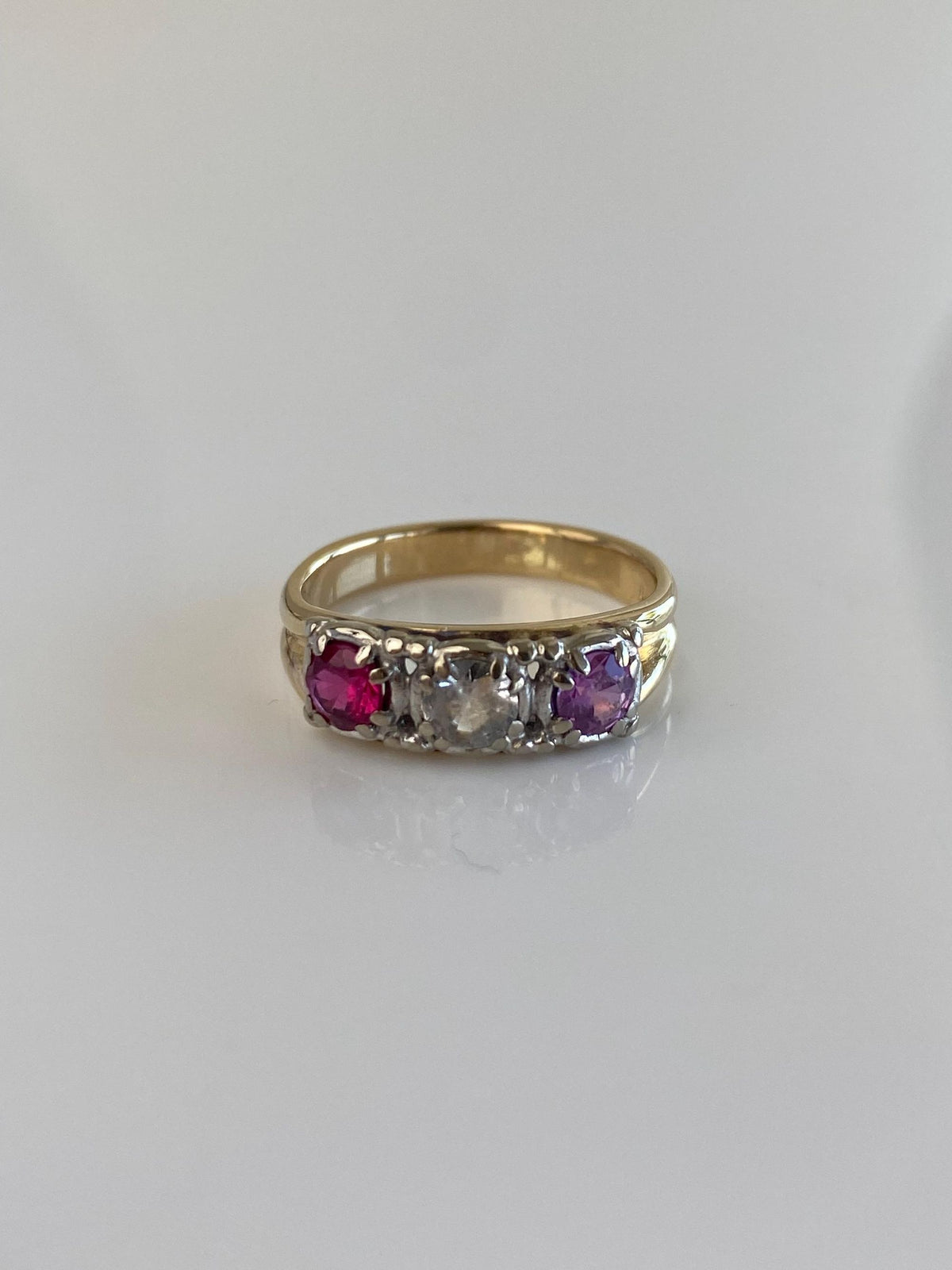 Vintage Solid 14k White & Yellow Gold Clear Spinel 2 Tone Pink Sapphire Ring Band - Size 6