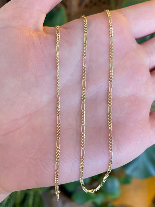 Vintage Solid 14k Yellow Gold Dainty Figaro Chain Necklace - 17.75 inches