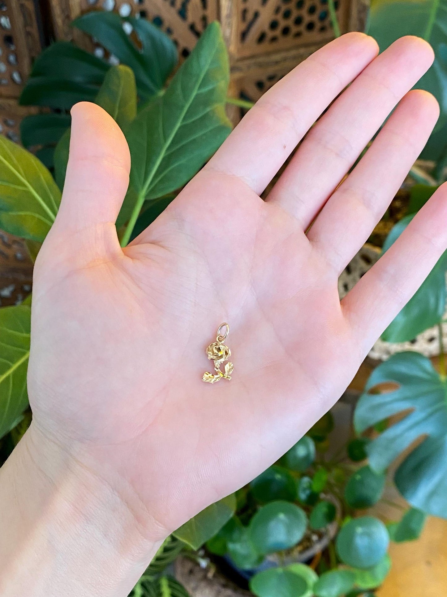 Vintage Solid 14k Yellow Gold Diamond Cut Rose Charm