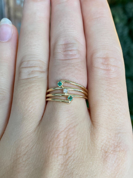 Vintage Solid 14k Yellow Gold Diamond Emerald Multiple Band Ring - Size 6.75