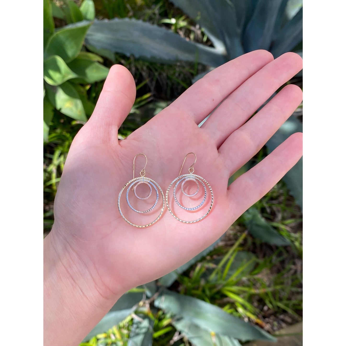 Vintage Solid 14k Tri Tone Gold Circle Dangle Earrings