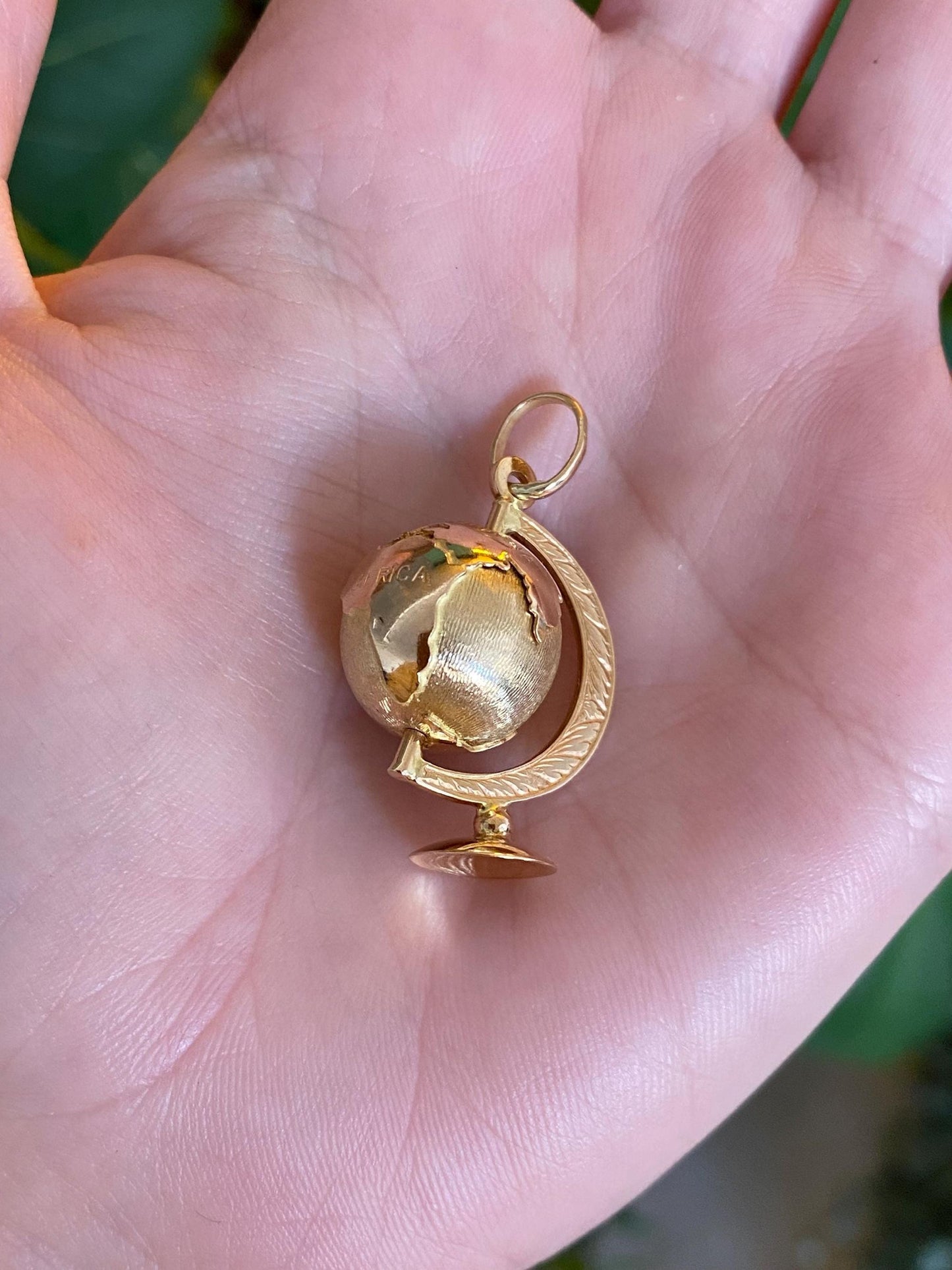 Vintage 18k Yellow Gold Articulated Globe Charm