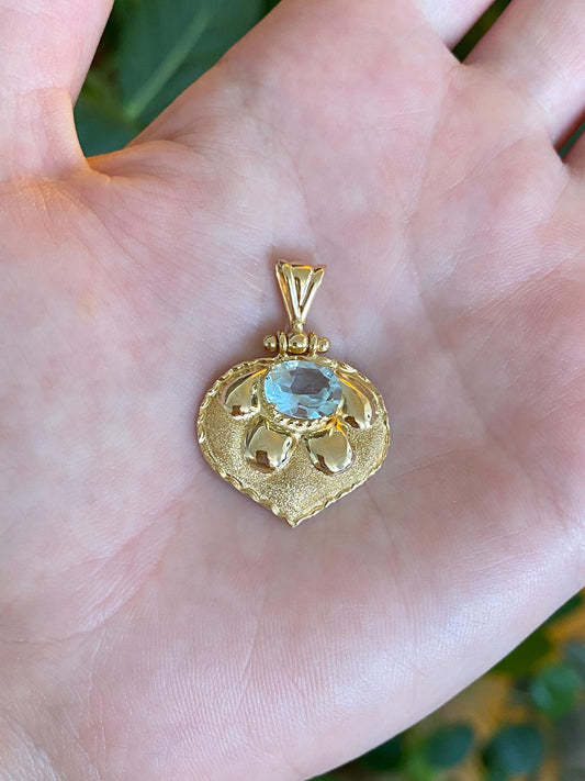 Vintage Solid 14k Yellow Gold Aquamarine Hinged Design Charm