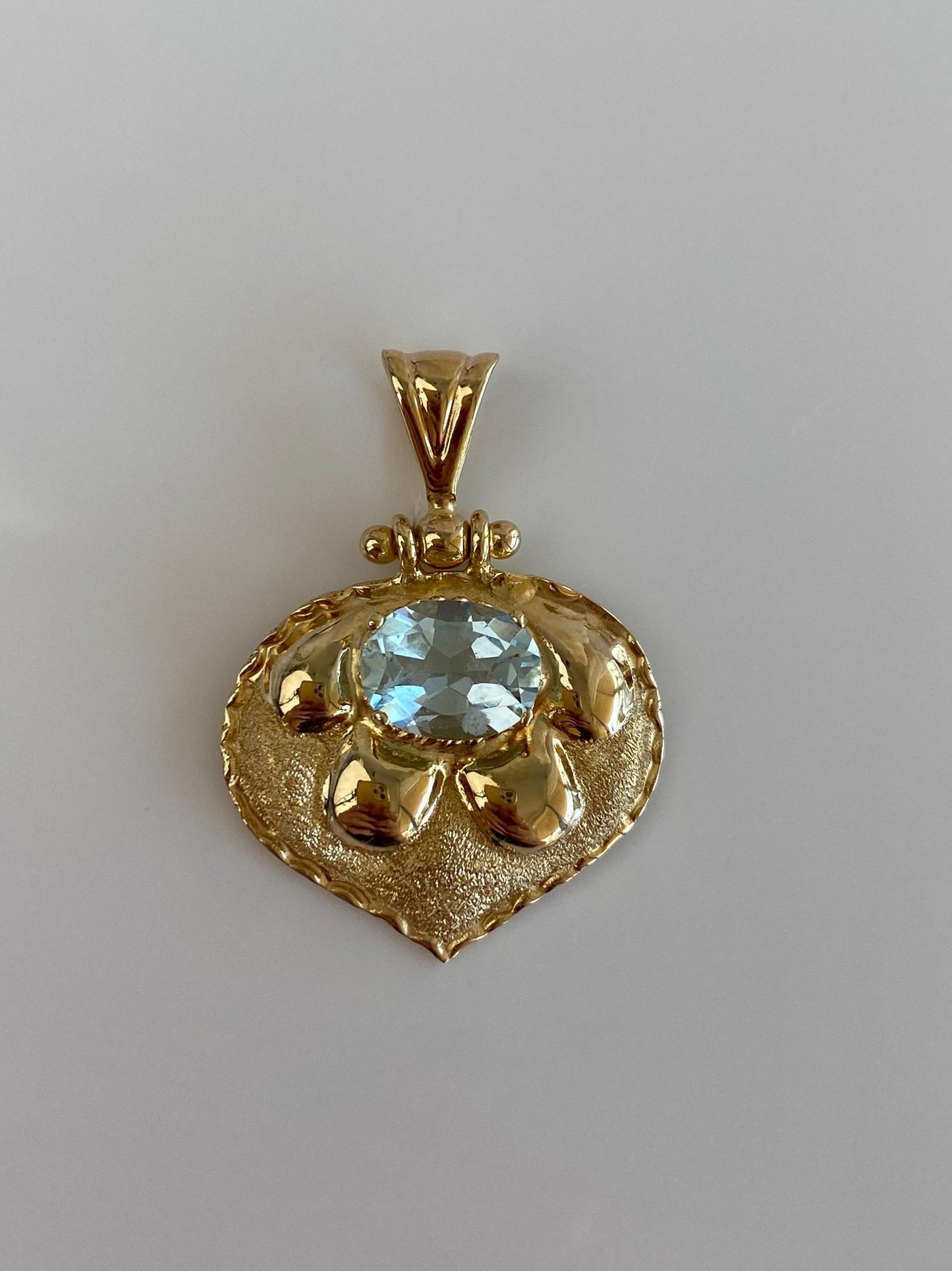 Vintage Solid 14k Yellow Gold Aquamarine Hinged Design Charm
