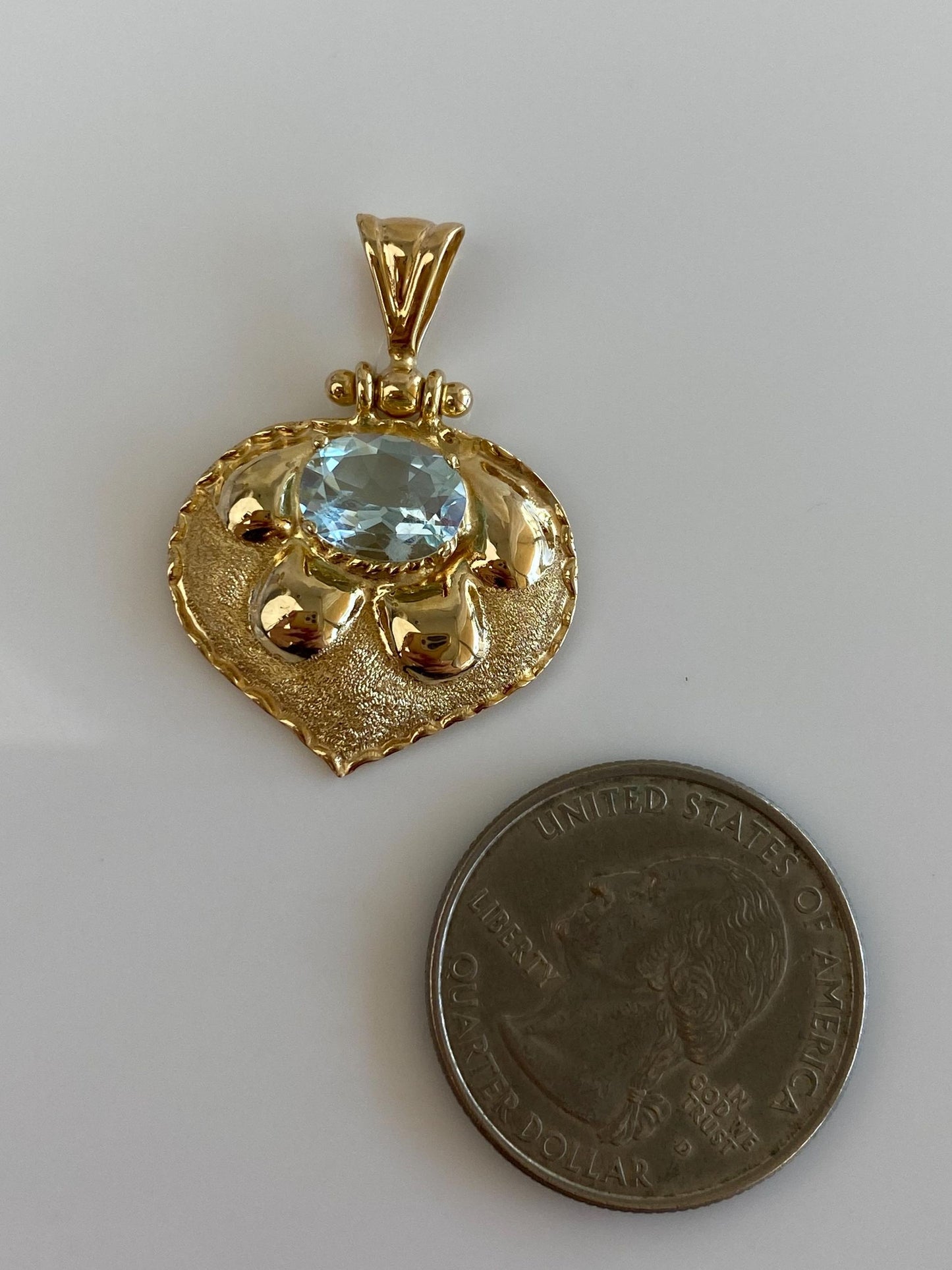 Vintage Solid 14k Yellow Gold Aquamarine Hinged Design Charm