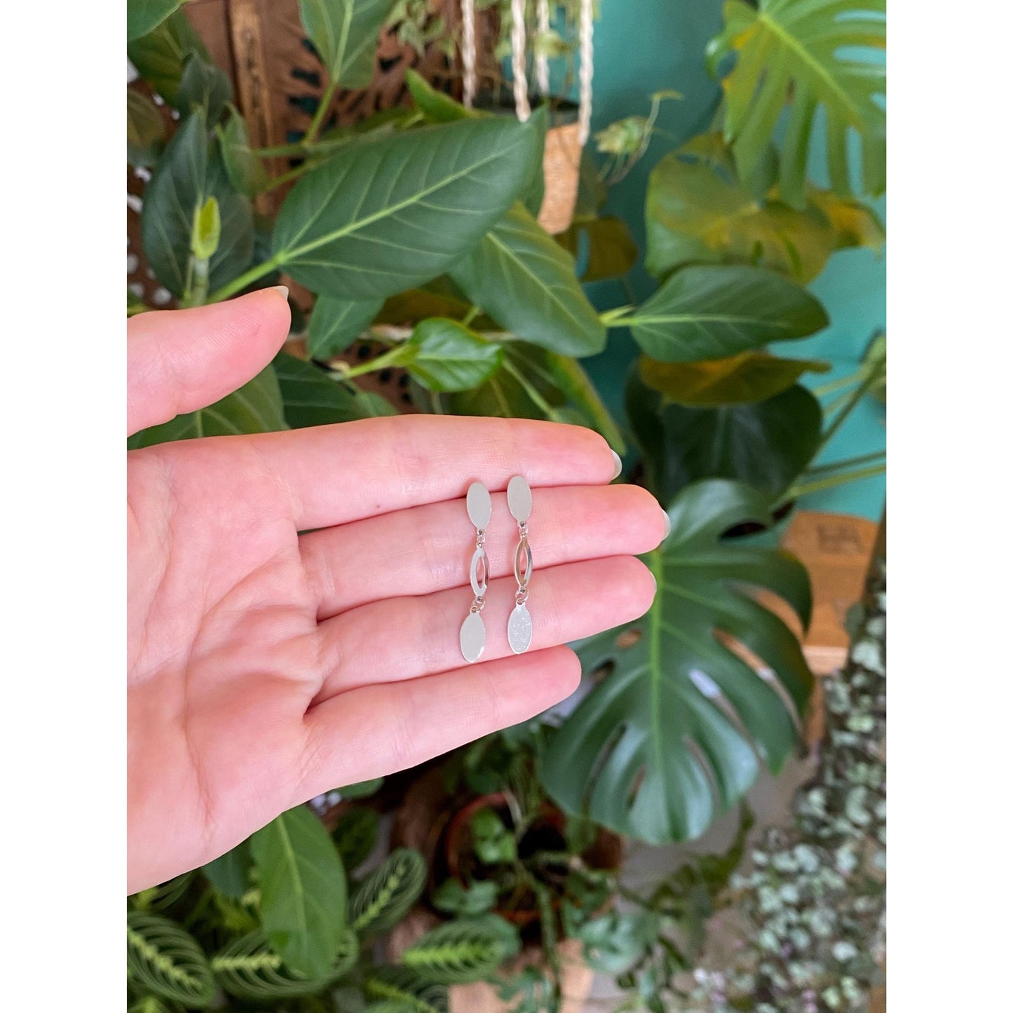 Vintage Solid 14k White Gold Oval Dangle Stud Earrings